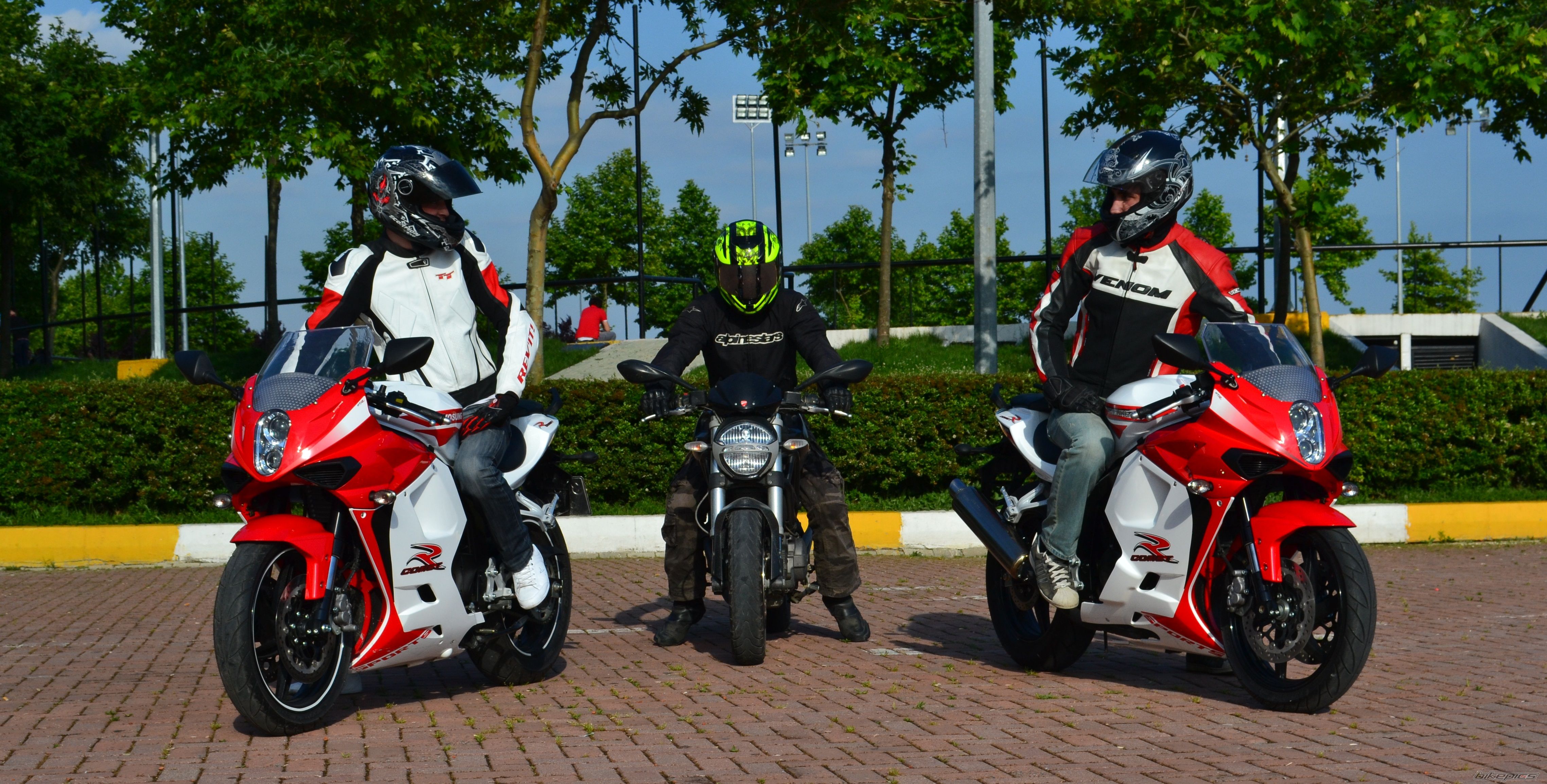 2012 HYOSUNG GT 250 R COMET | Picture 2407014 motorcycle photo