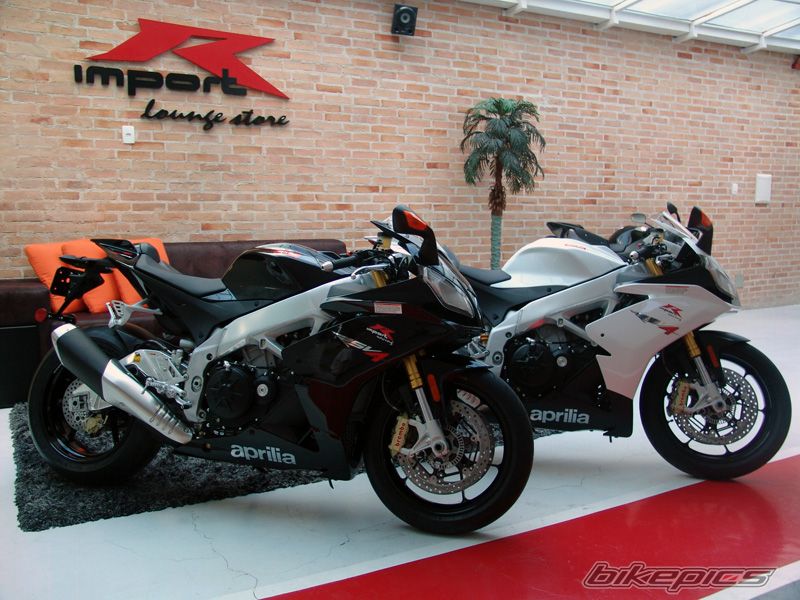2012 APRILIA RSV4R APRC | Picture 2407075 motorcycle photo