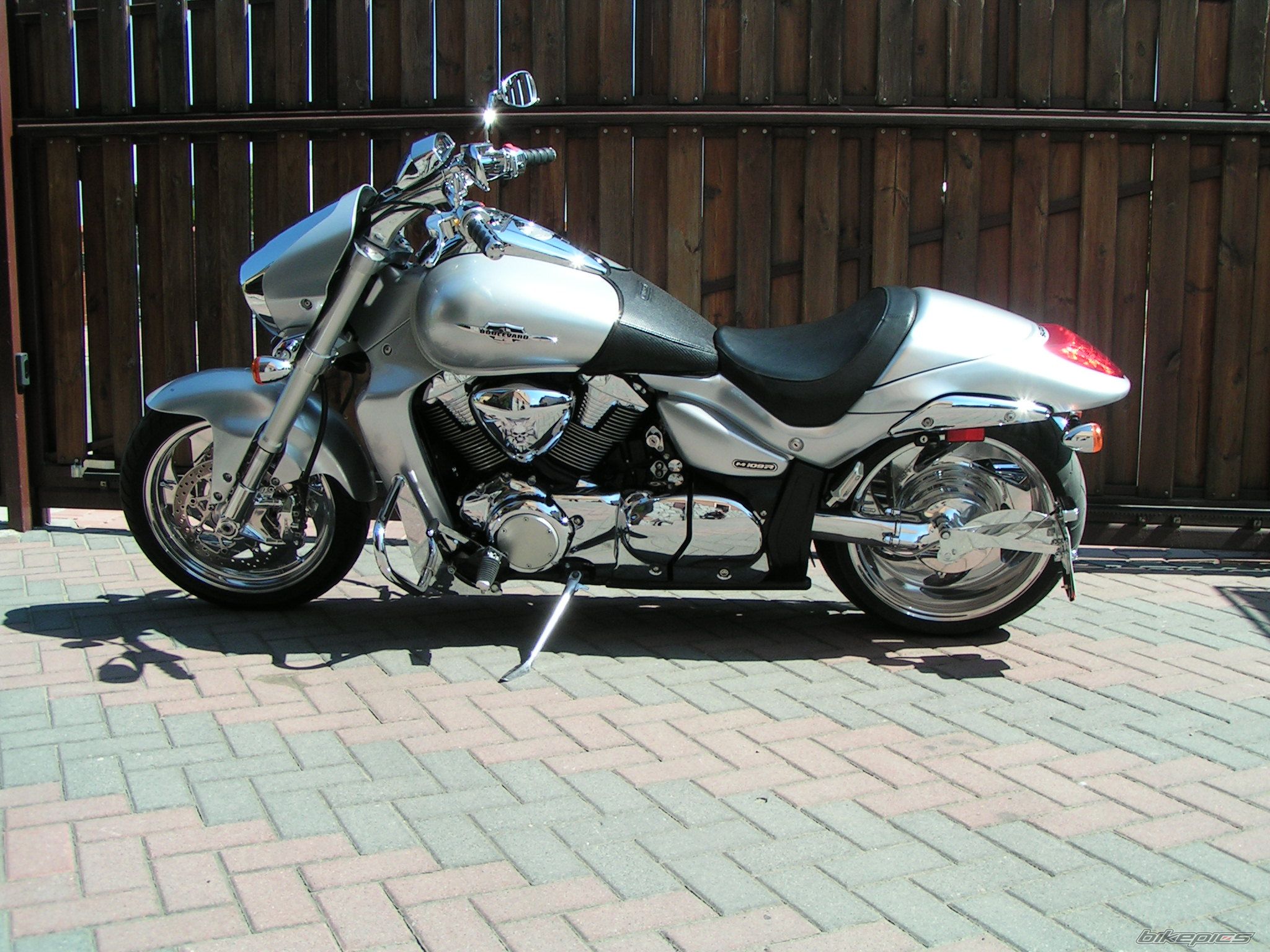 2007 SUZUKI M109R | Picture 2407147 motorcycle photo