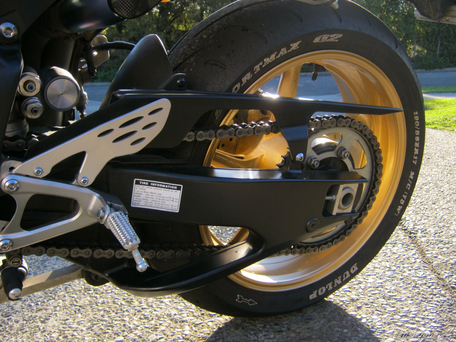 2009 YAMAHA YZF R1 | Picture 2408271 motorcycle photo