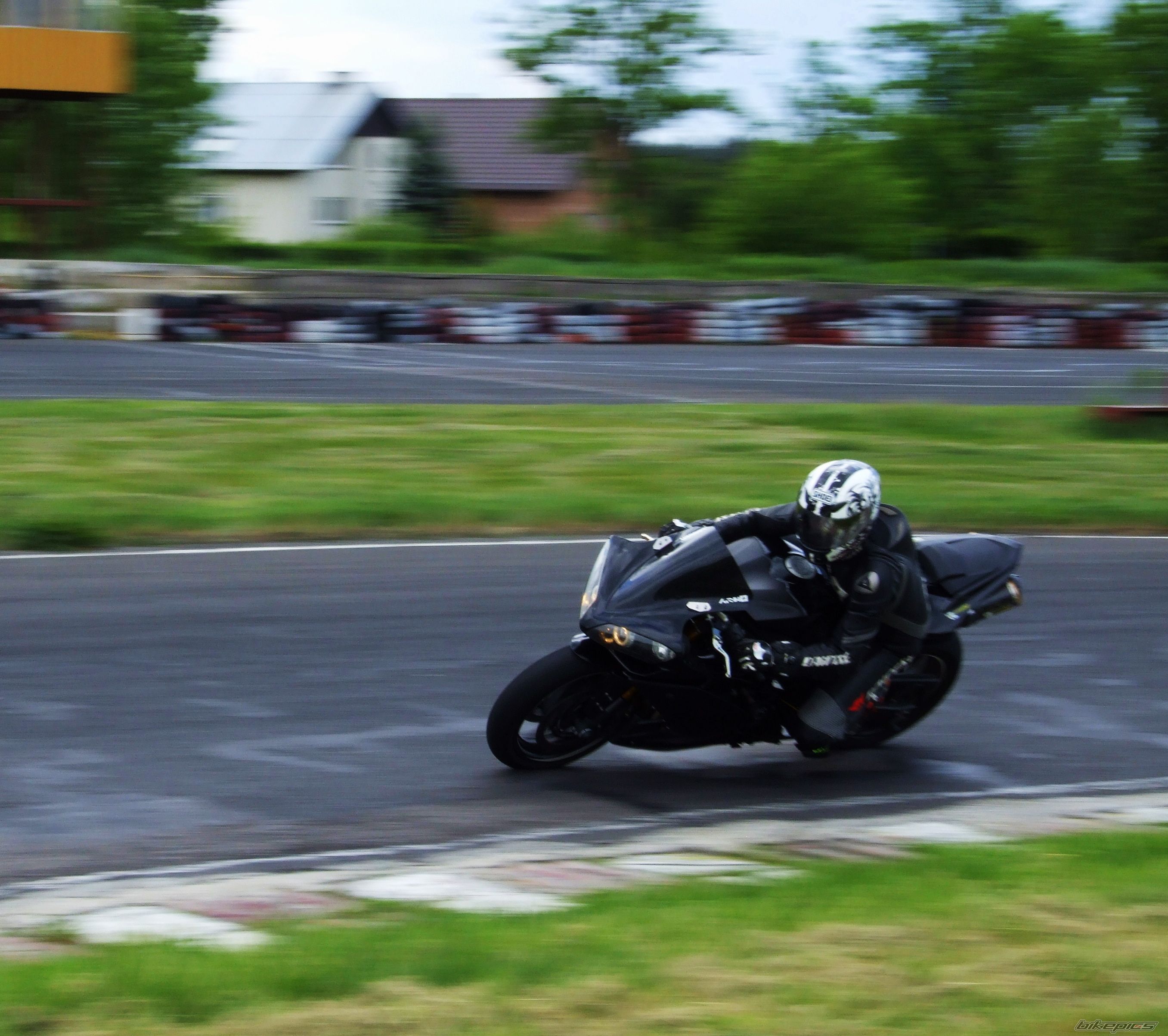 2008 YAMAHA R1 | Picture 2408351 motorcycle photo
