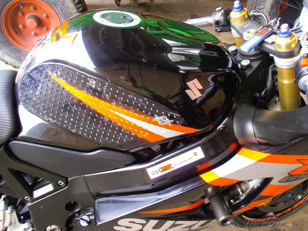 2004 SUZUKI GSX R 600 | Picture 2409798 motorcycle photo