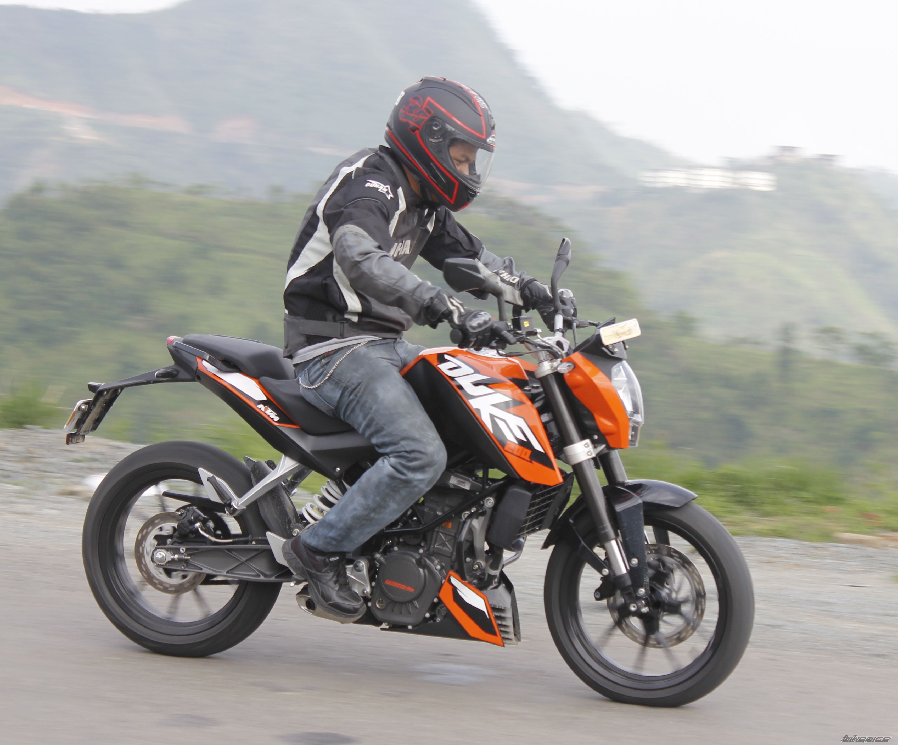 2012 KTM DUKE 200 | Picture 2410325 motorcycle photo