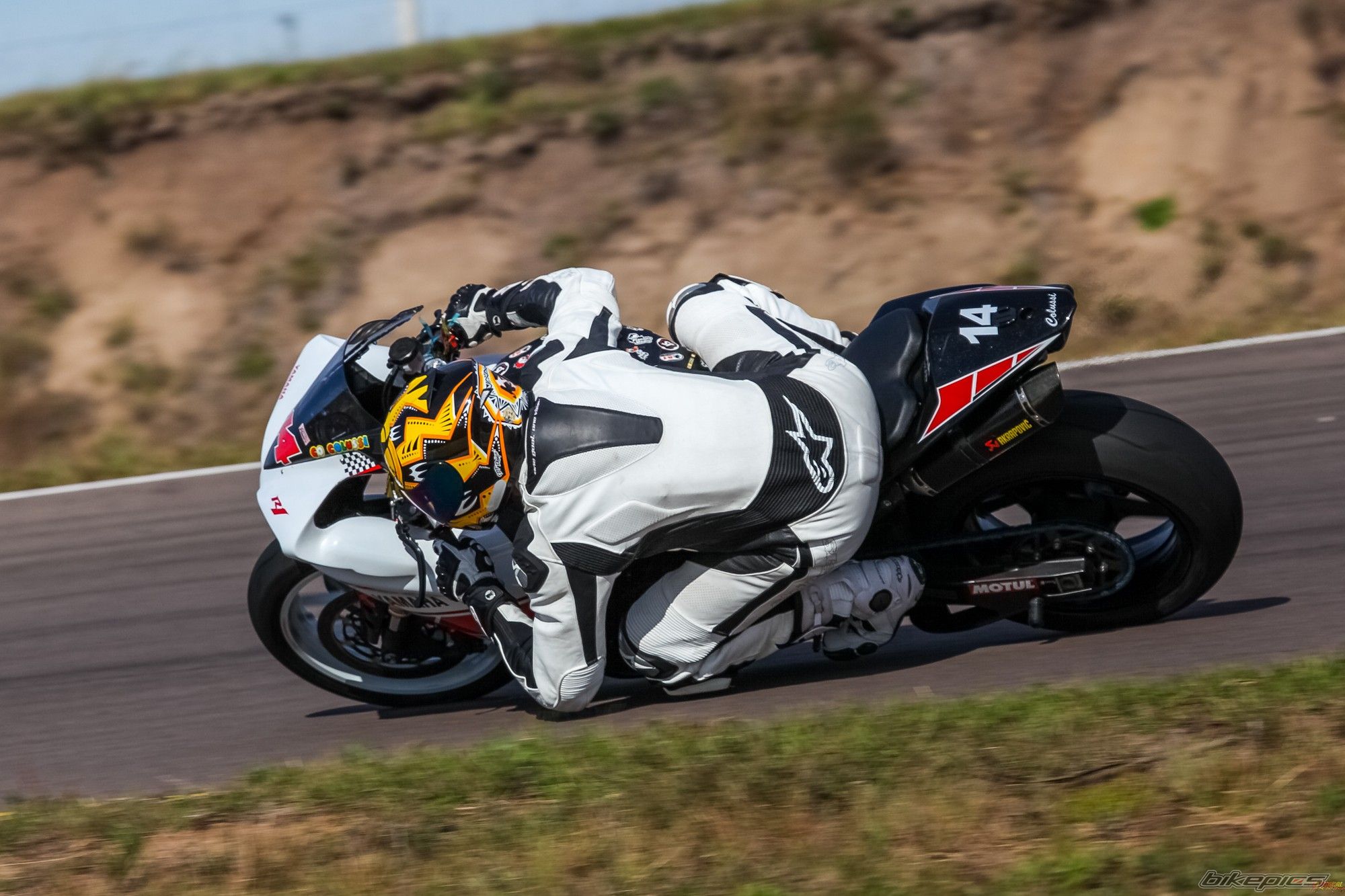 2012 YAMAHA YZF R1 | Picture 2410938 motorcycle photo