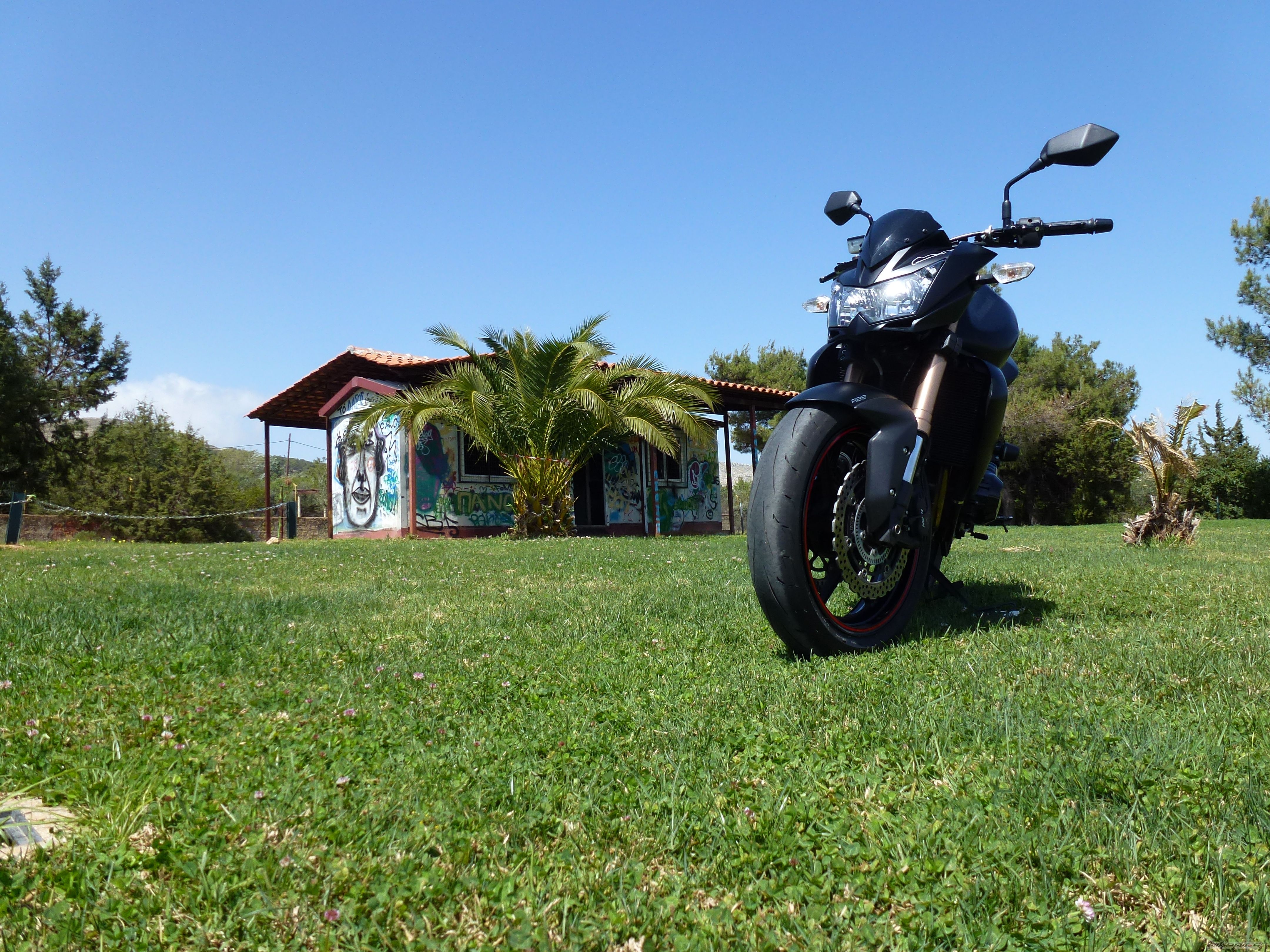 2011 KAWASAKI Z 750 R | Picture 2412092 motorcycle photo