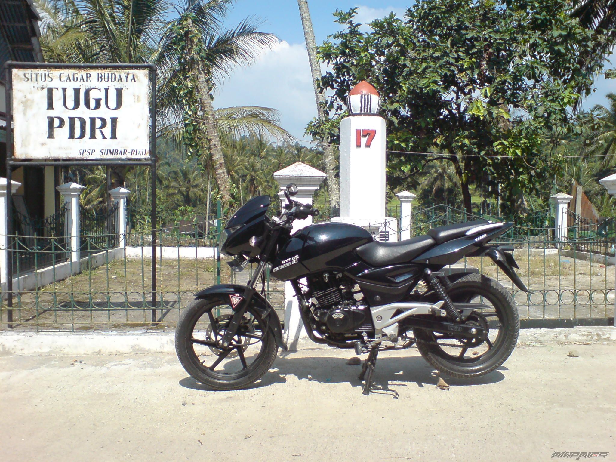 2011 BAJAJ PULSAR 180 | Picture 2414894 motorcycle photo