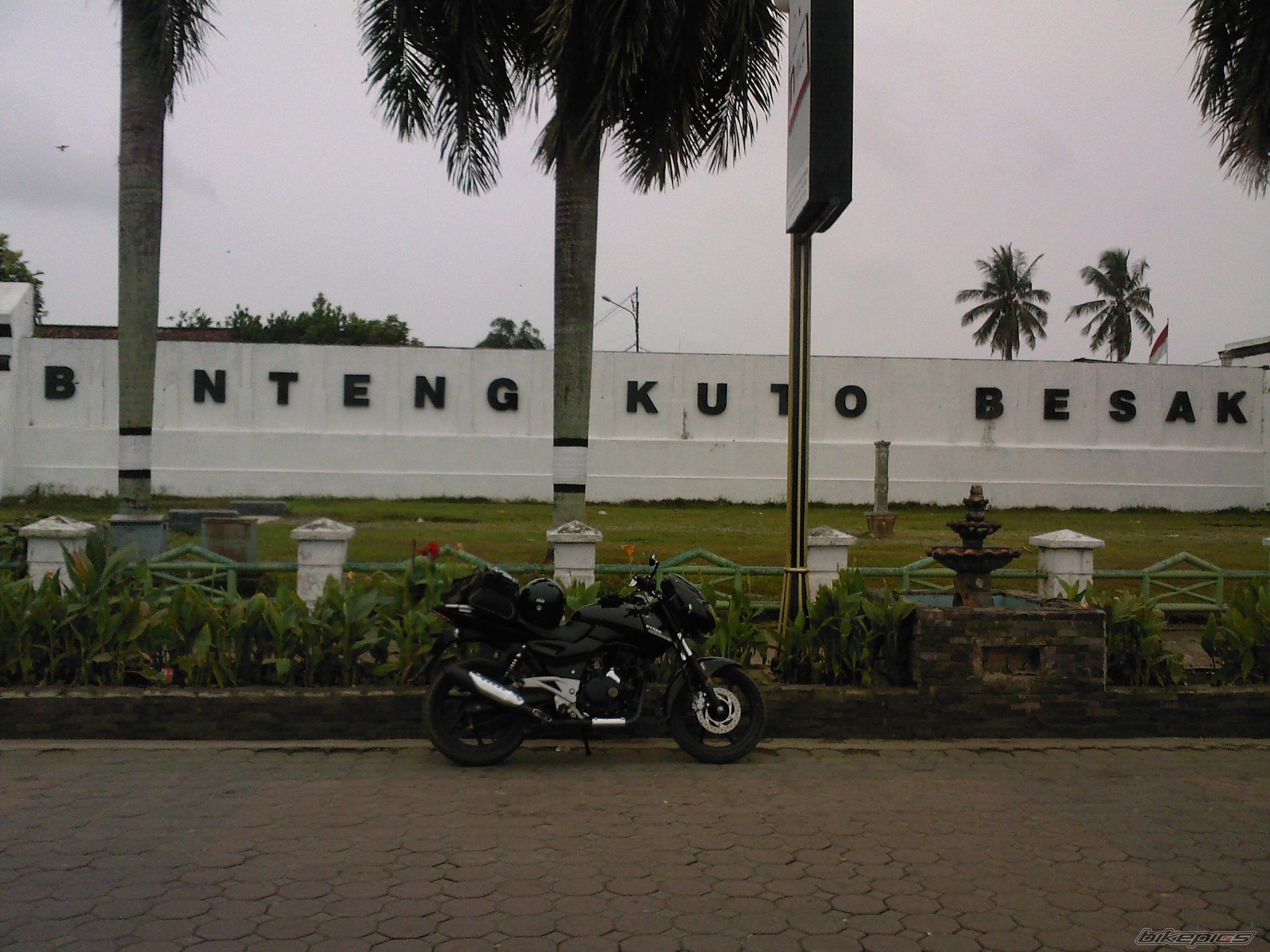 2011 BAJAJ PULSAR 180 | Picture 2414897 motorcycle photo