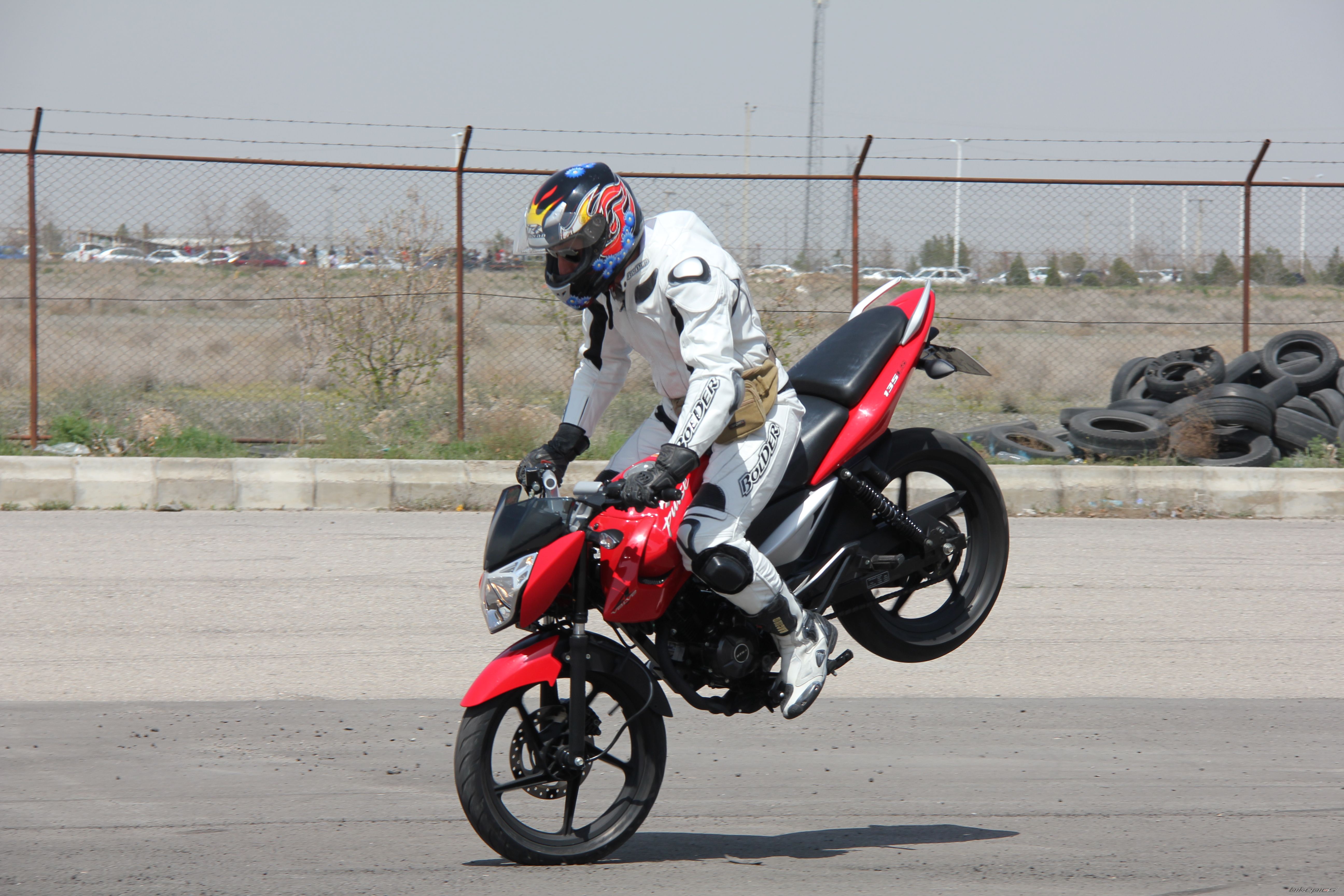 2012 BAJAJ PULSAR 135 LS | Picture 2415371 motorcycle photo