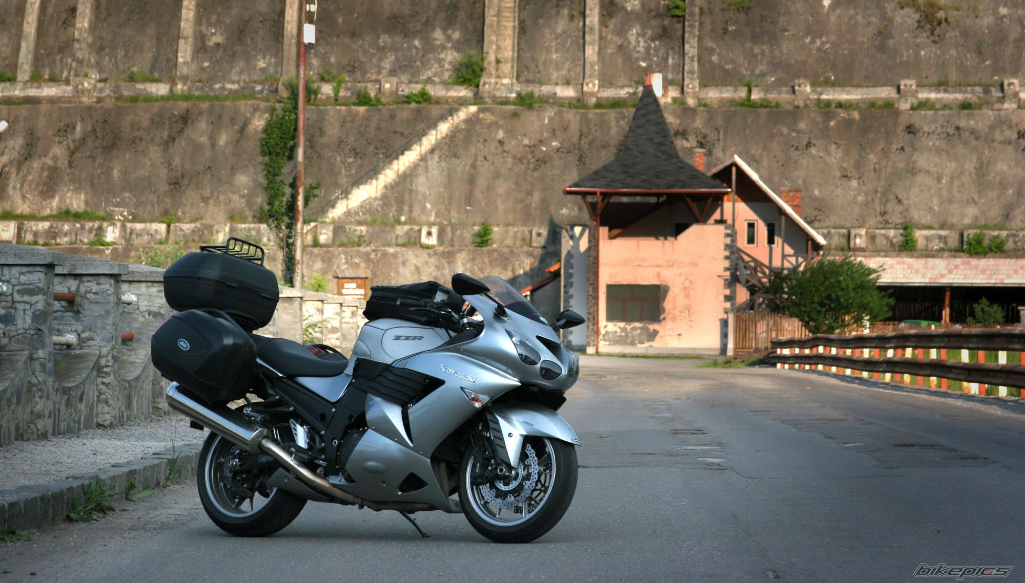 2008 KAWASAKI ZZR 1400 | Picture 2415631 motorcycle photo