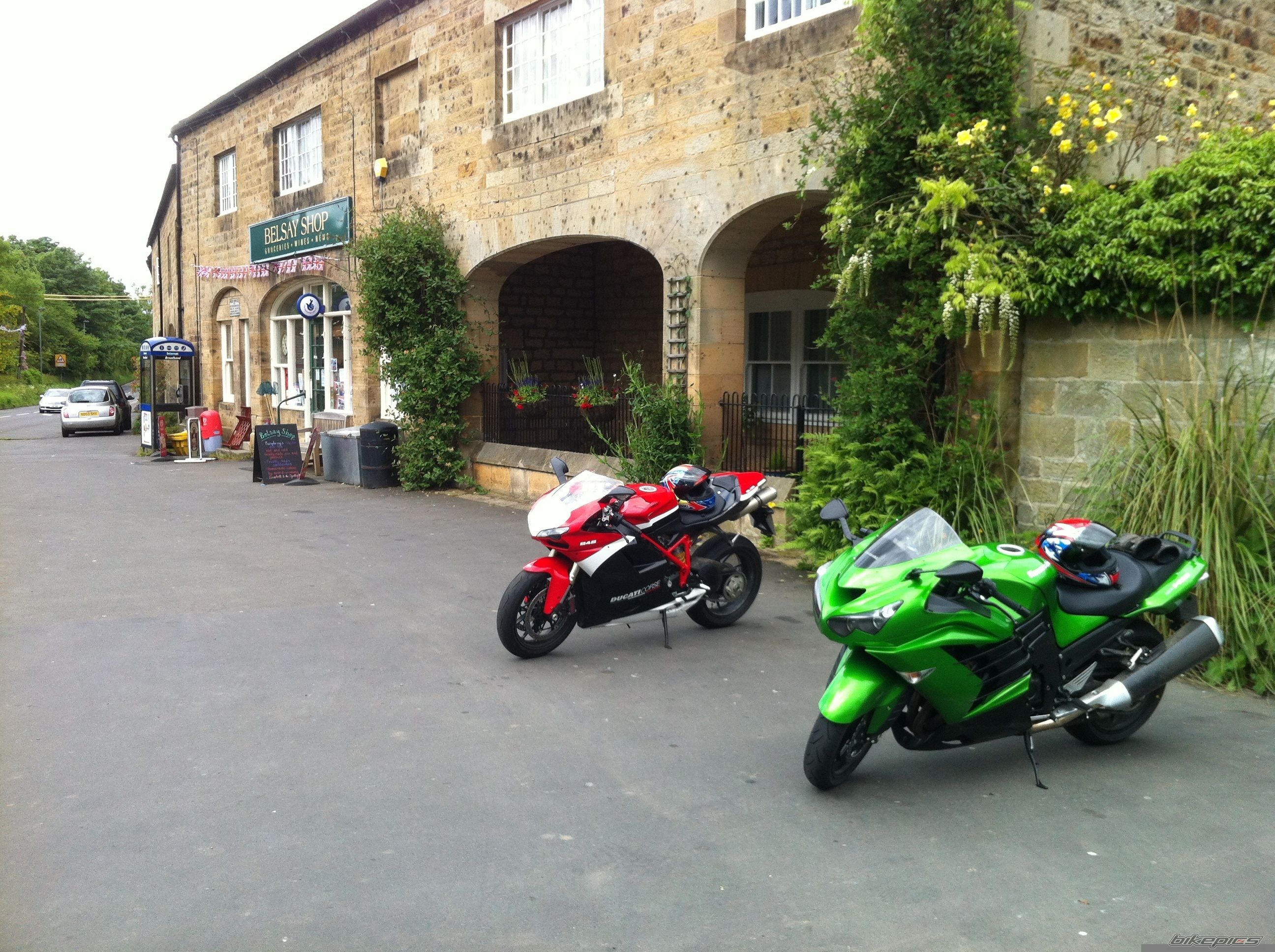 2012 KAWASAKI ZZR 1400 | Picture 2417348 motorcycle photo