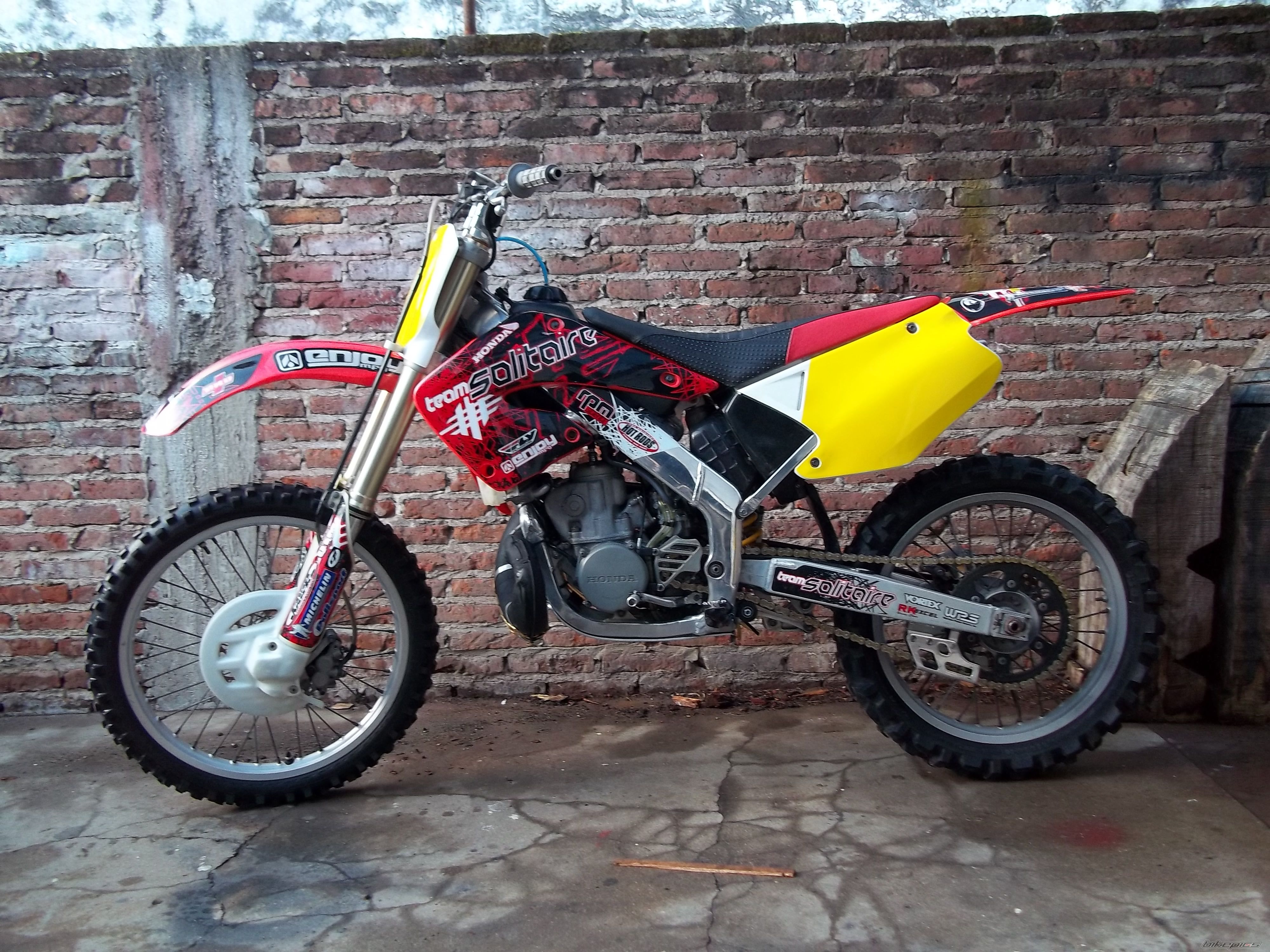 2001 HONDA CR250R | Picture 2418950 motorcycle photo