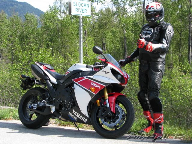 2012 YAMAHA YZF R1 | Picture 2421424 motorcycle photo
