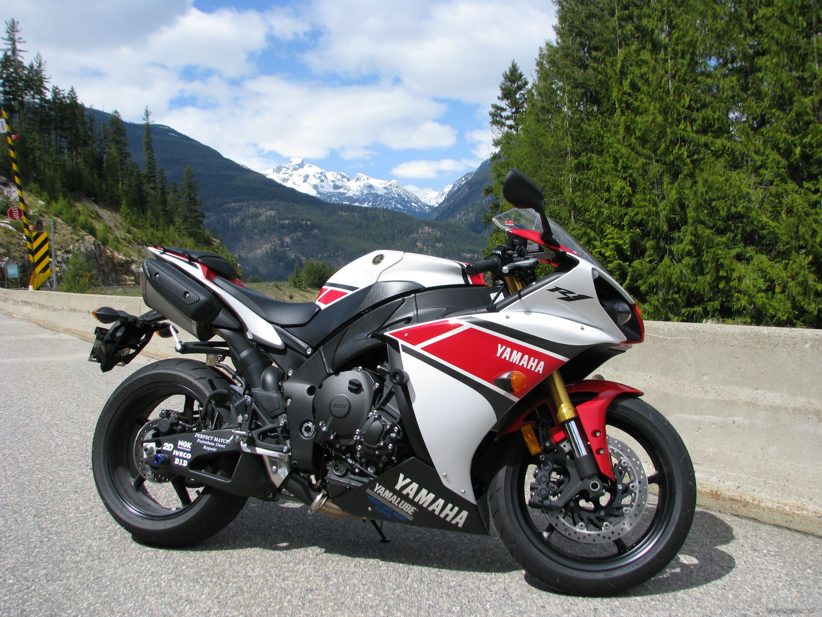 2012 YAMAHA YZF R1 | Picture 2421428 motorcycle photo