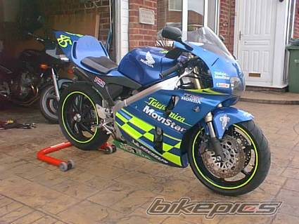2004 HONDA VFR 400 | Picture 242217 motorcycle photo
