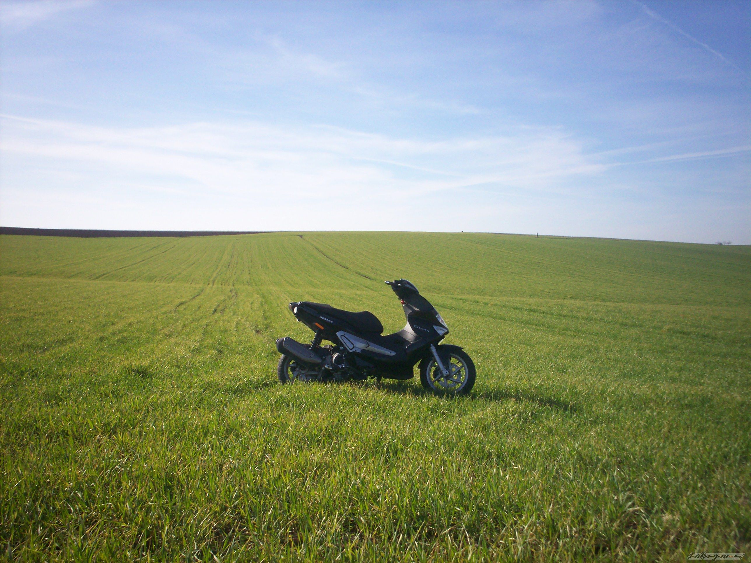 2007 GILERA RUNNER 200 VXR | Picture 2432610 motorcycle photo