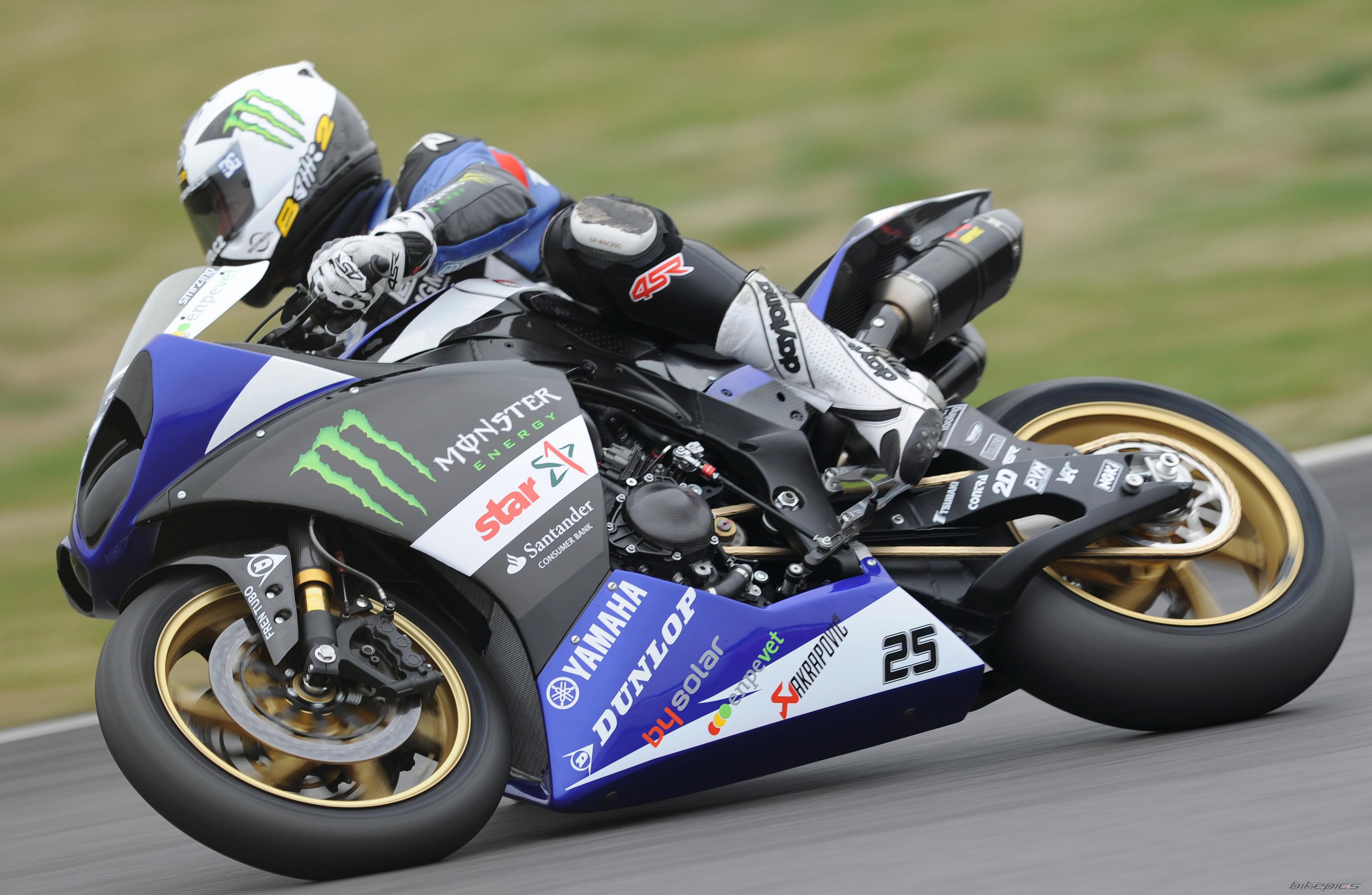 2012 YAMAHA YZF R1 | Picture 2433649 motorcycle photo