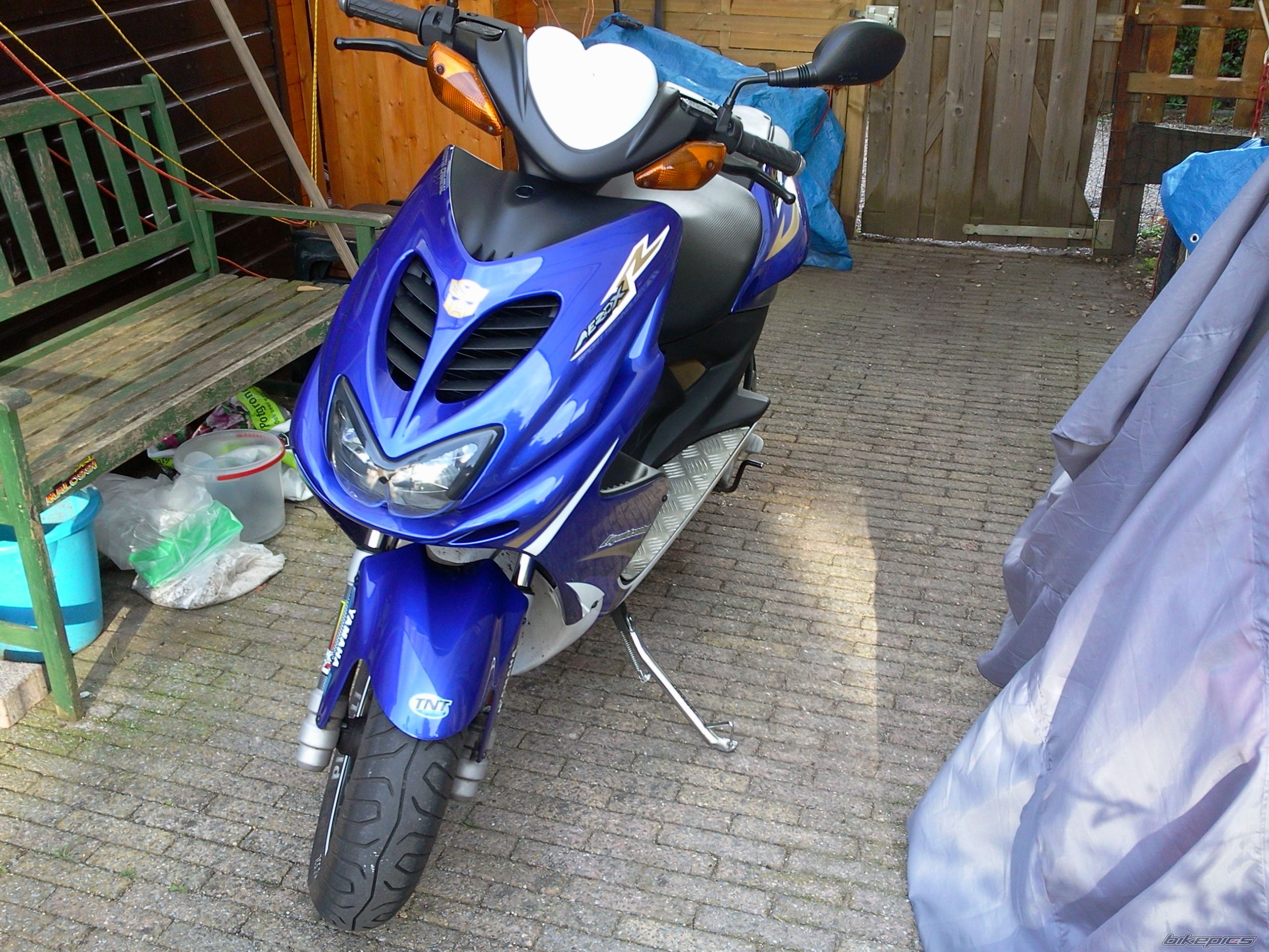 2009 YAMAHA AEROX 50 | Picture 2434084 motorcycle photo