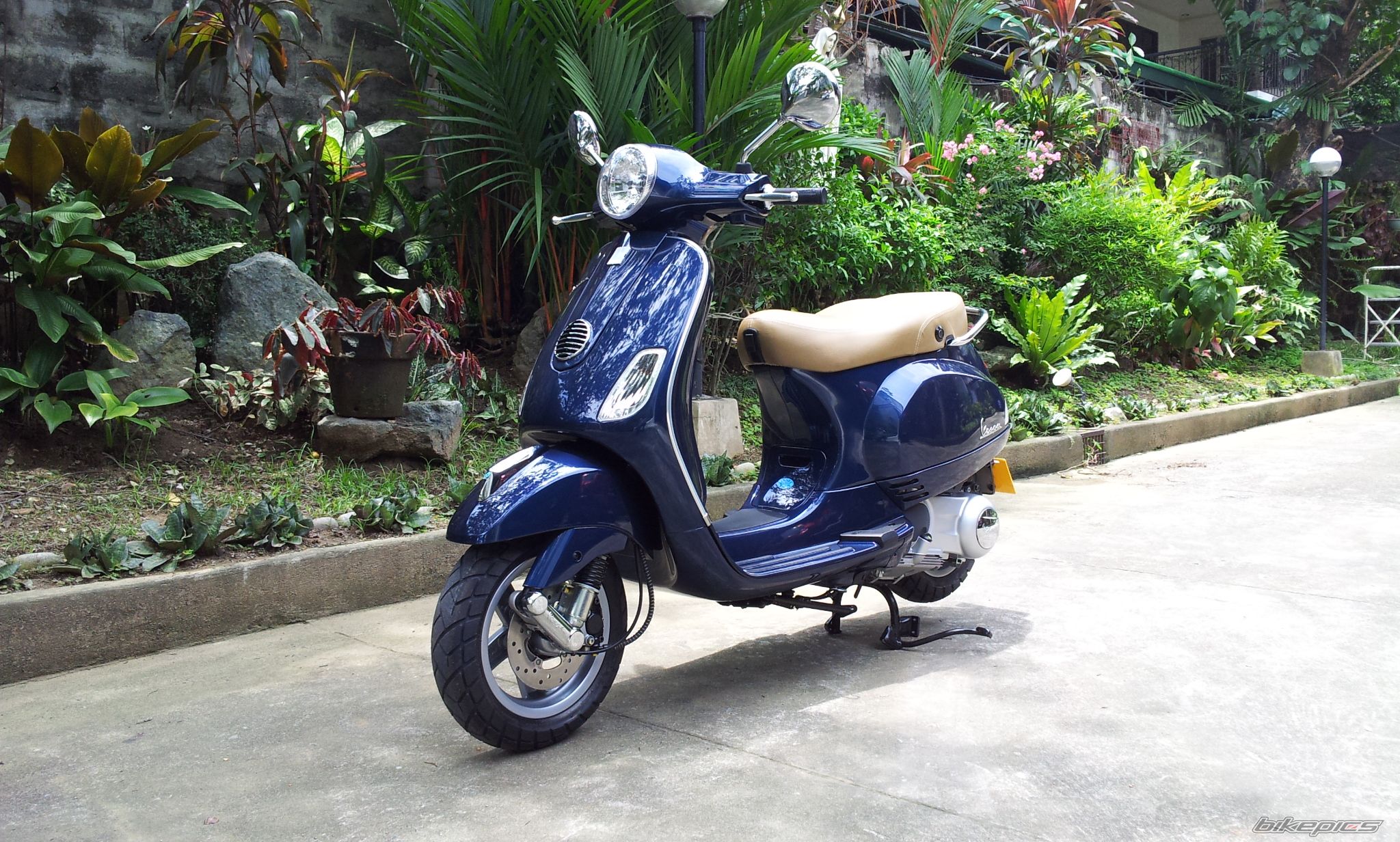 2012 VESPA LX 150IE | Picture 2434094 motorcycle photo