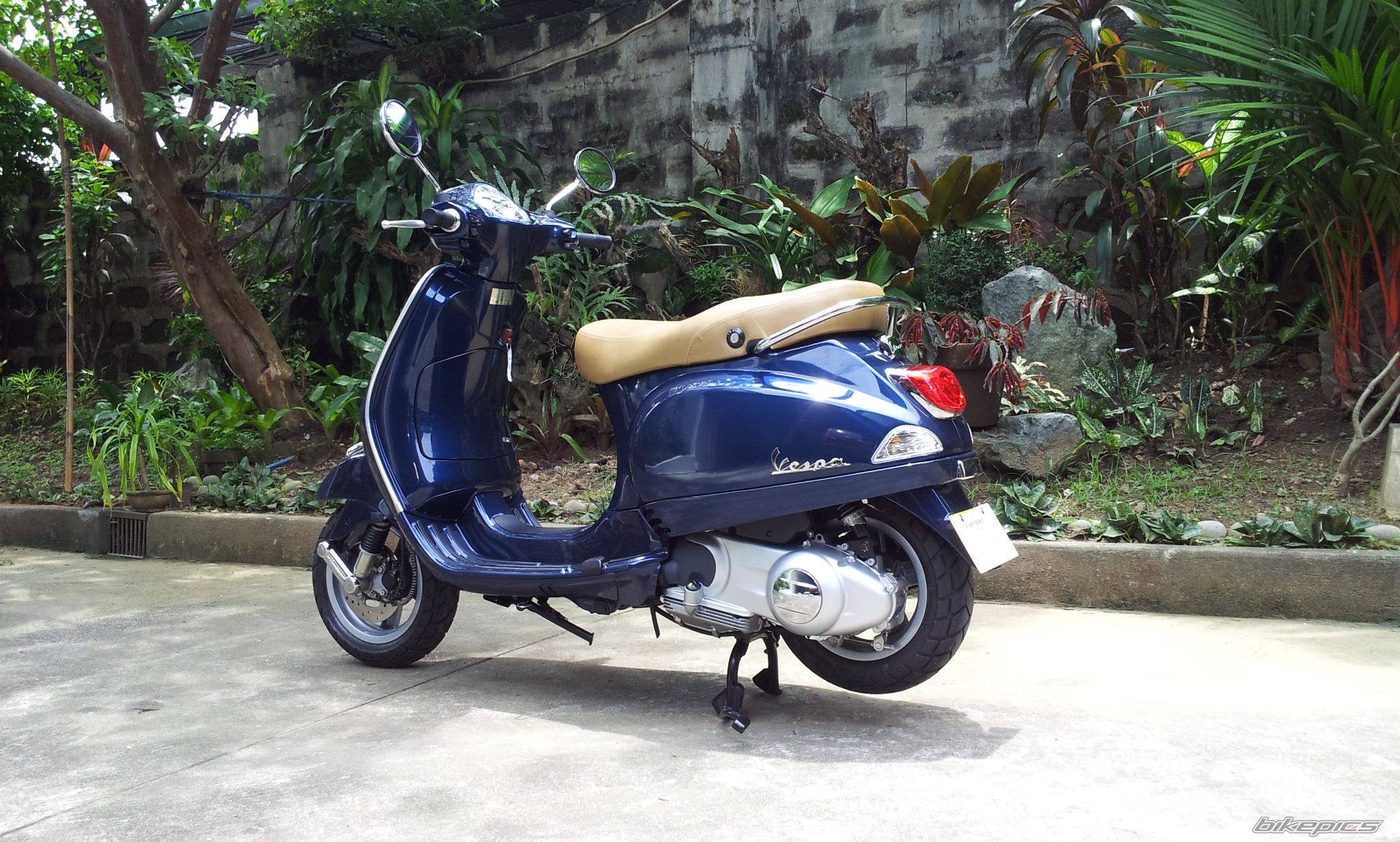 2012 VESPA LX 150IE | Picture 2434095 motorcycle photo
