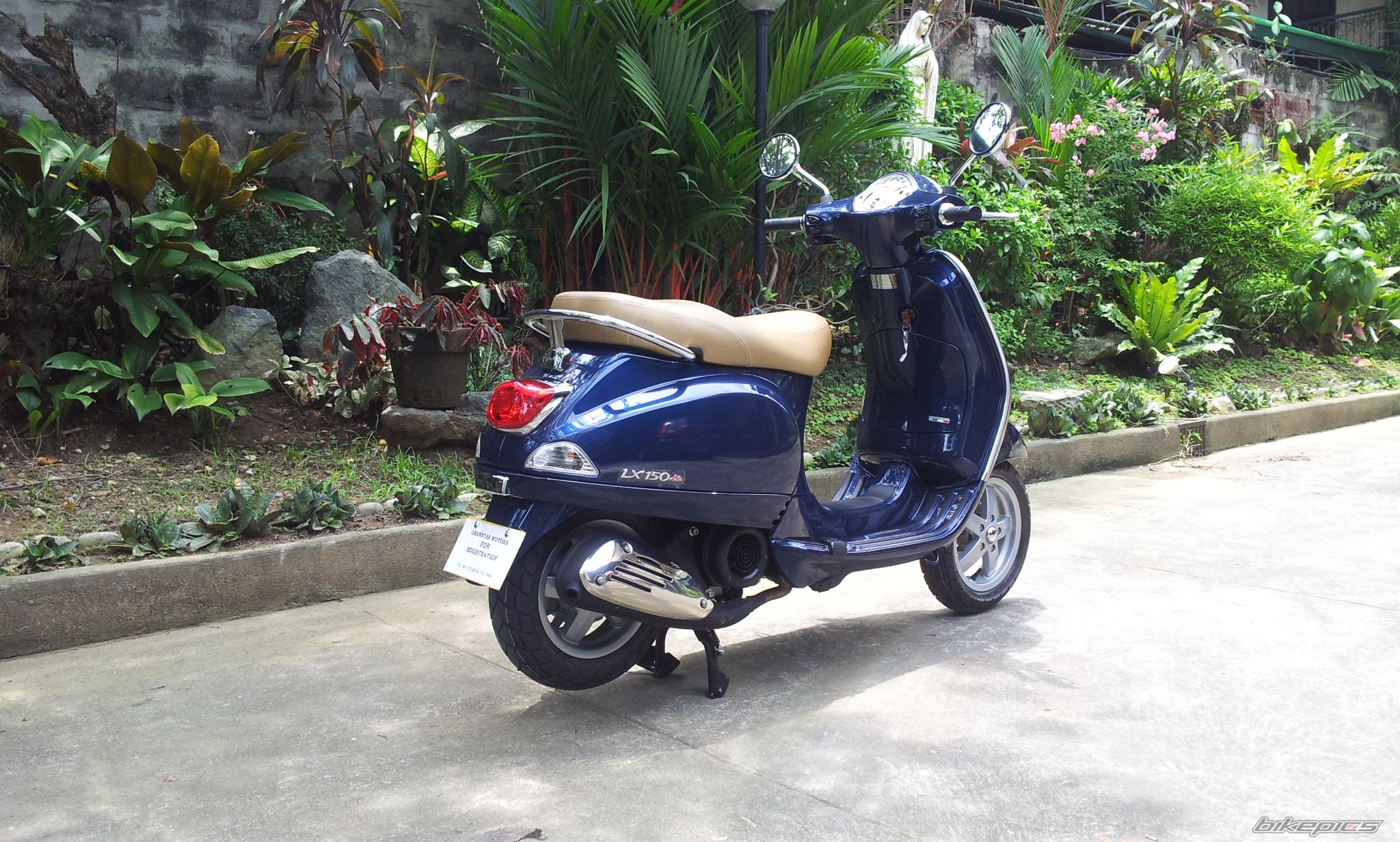 2012 VESPA LX 150IE | Picture 2434096 motorcycle photo