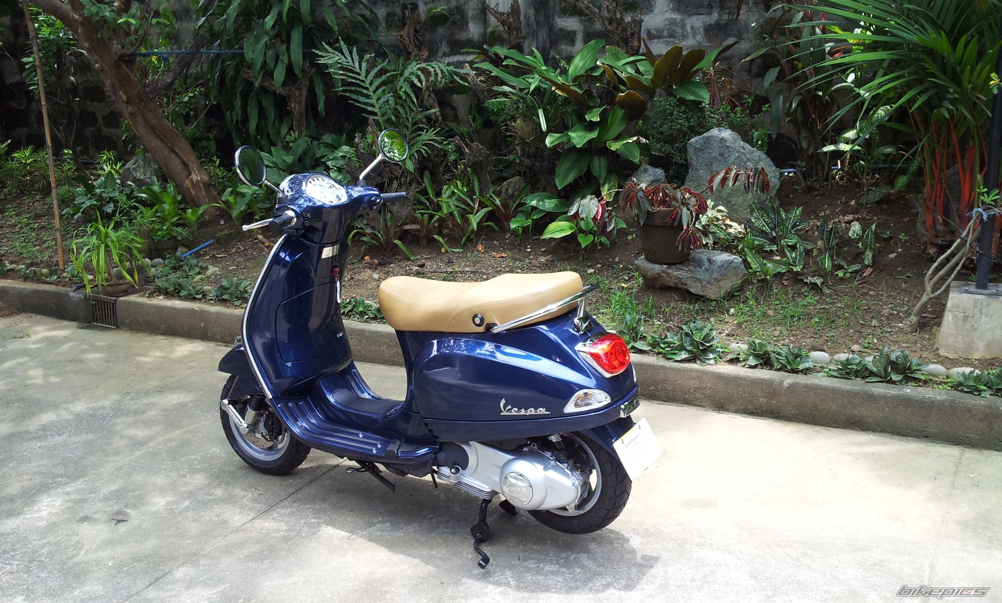 2012 VESPA LX 150IE | Picture 2434103 motorcycle photo