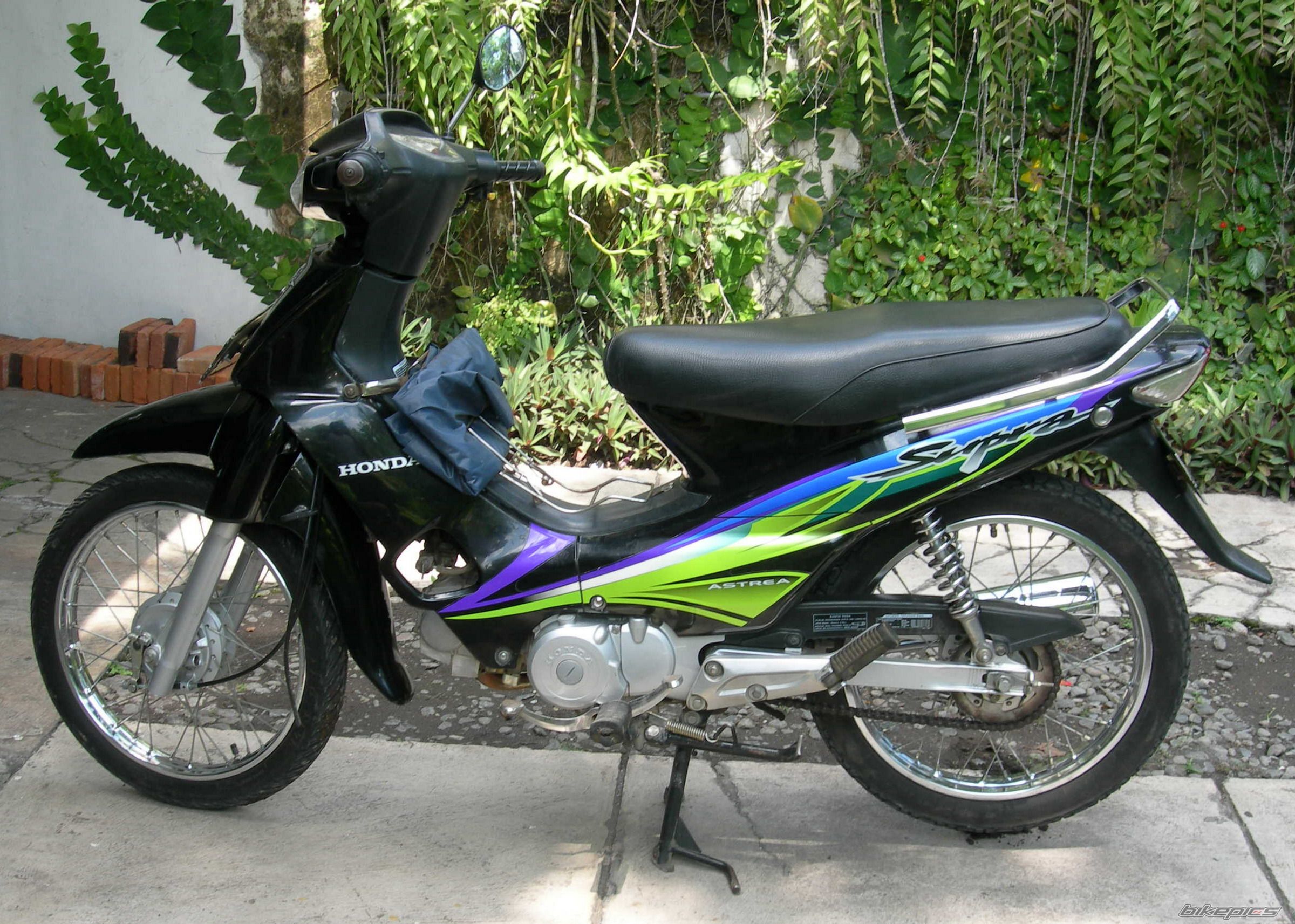    | Picture 2434956 motorcycle photo