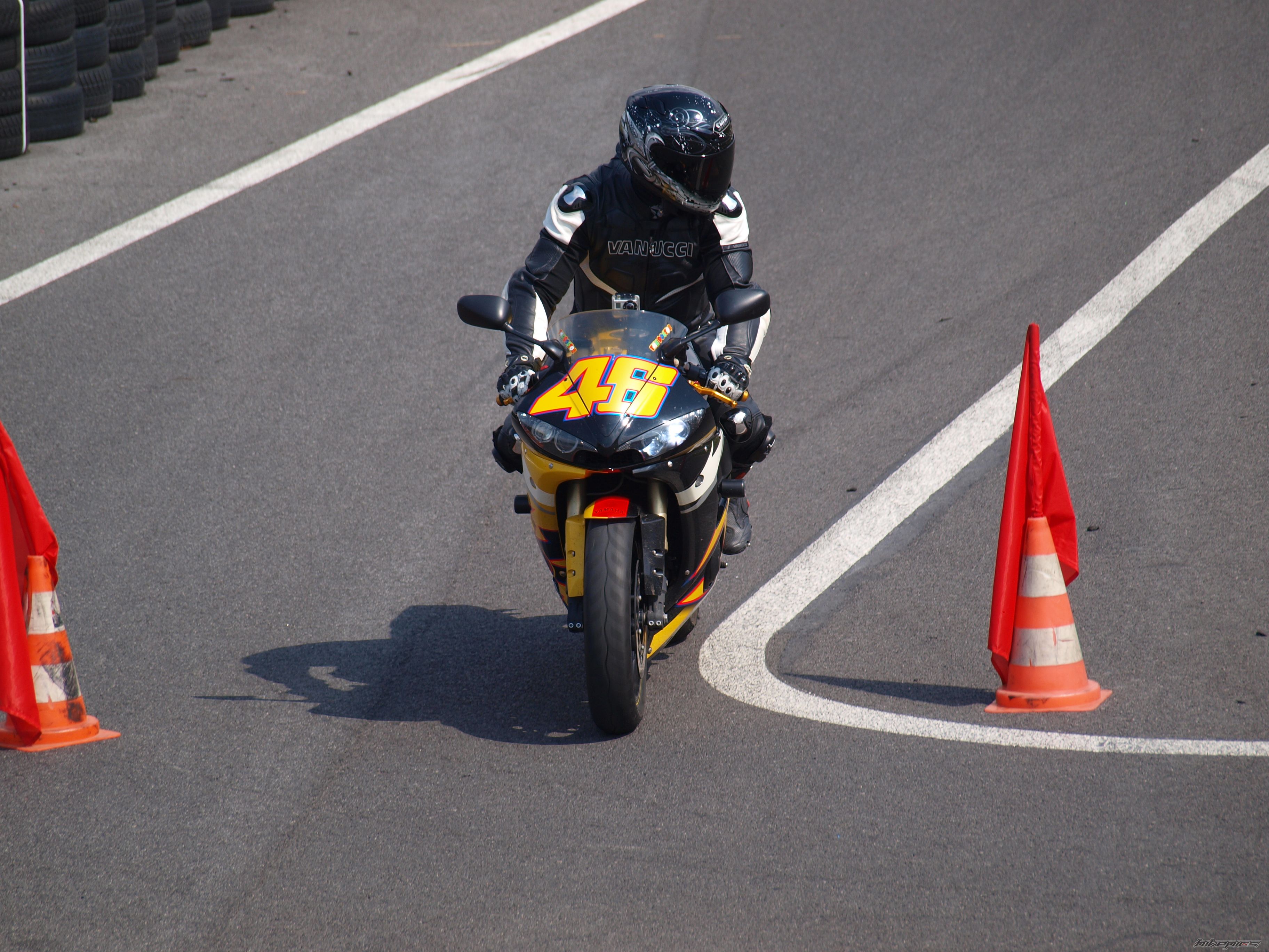 2005 YAMAHA YZF R6 | Picture 2435889 motorcycle photo