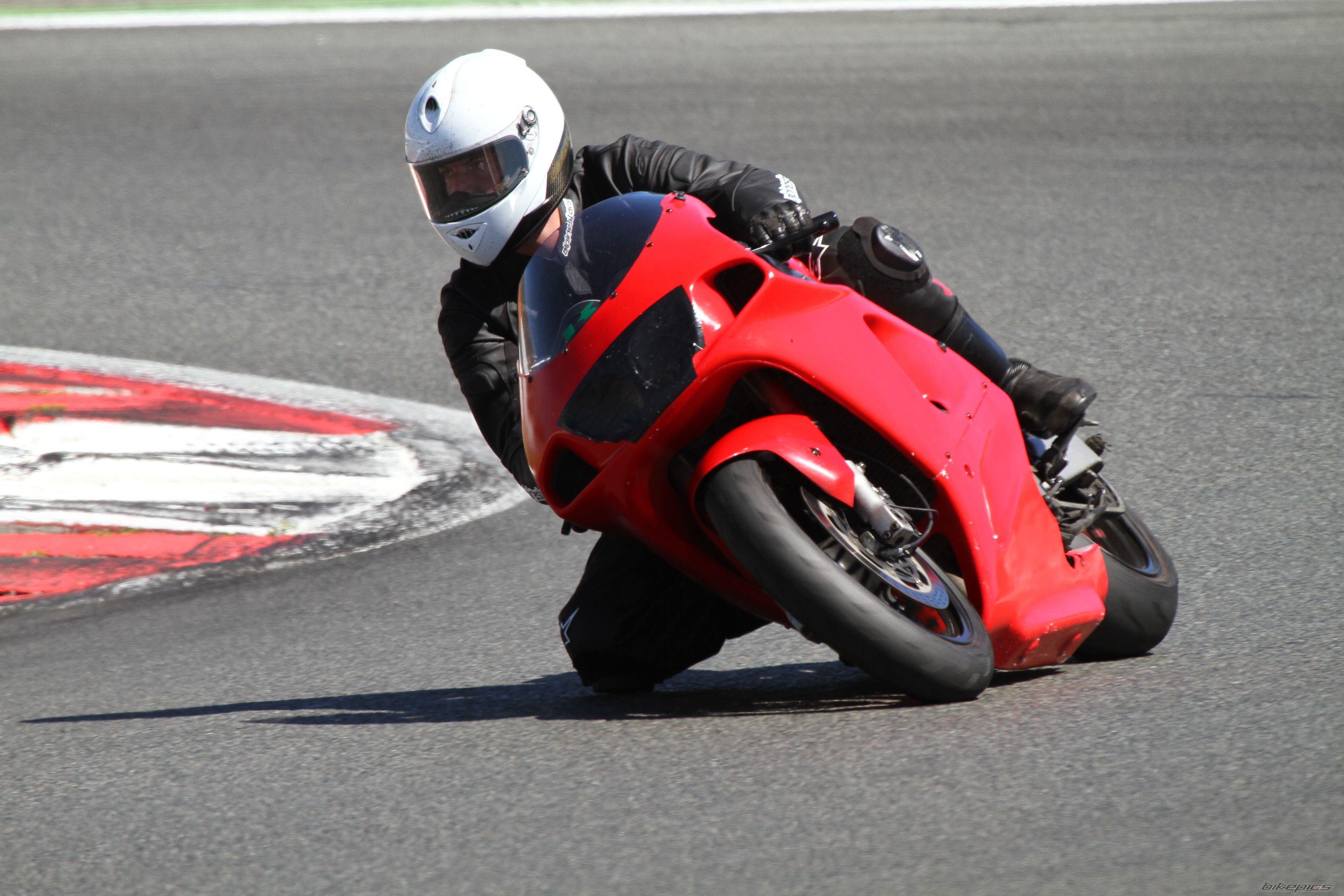 1998 KAWASAKI ZX 7R | Picture 2436733 motorcycle photo