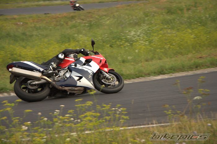 2001 HONDA CBR 600 F4I | Picture 2437658 motorcycle photo