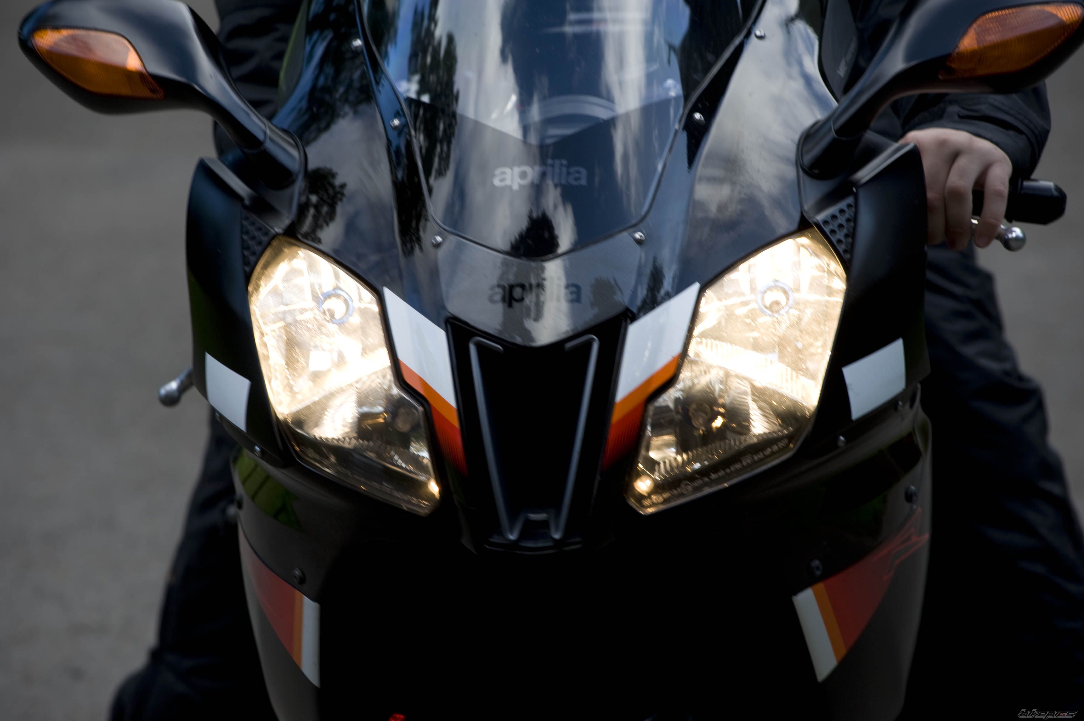 2003 APRILIA RSV 1000R MILLE | Picture 2441899 motorcycle photo