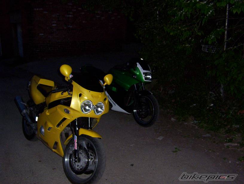 1990 YAMAHA FZR 600 | Picture 244585 motorcycle photo