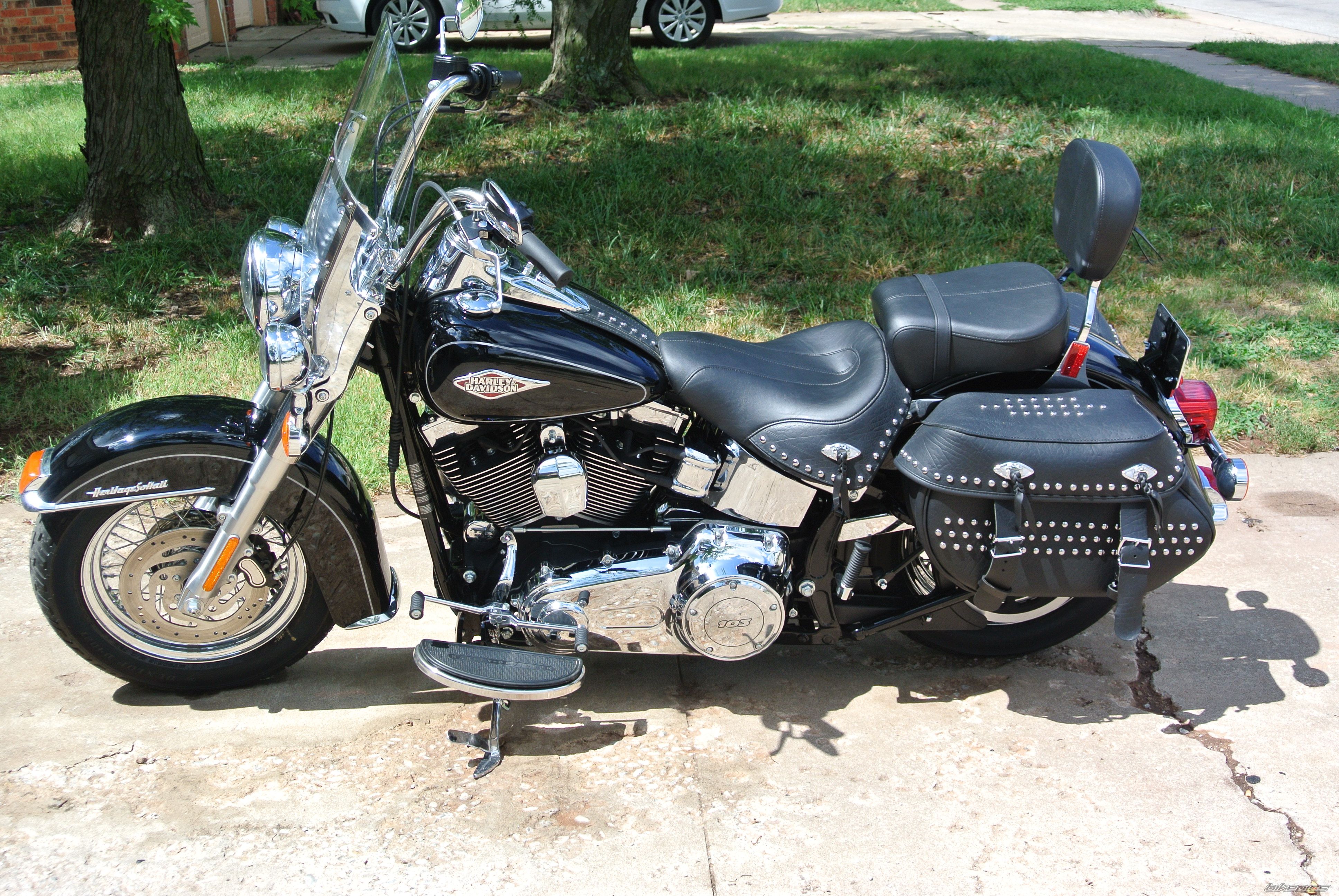 2012 HARLEY DAVIDSON FLSTC | Picture 2447099 motorcycle photo