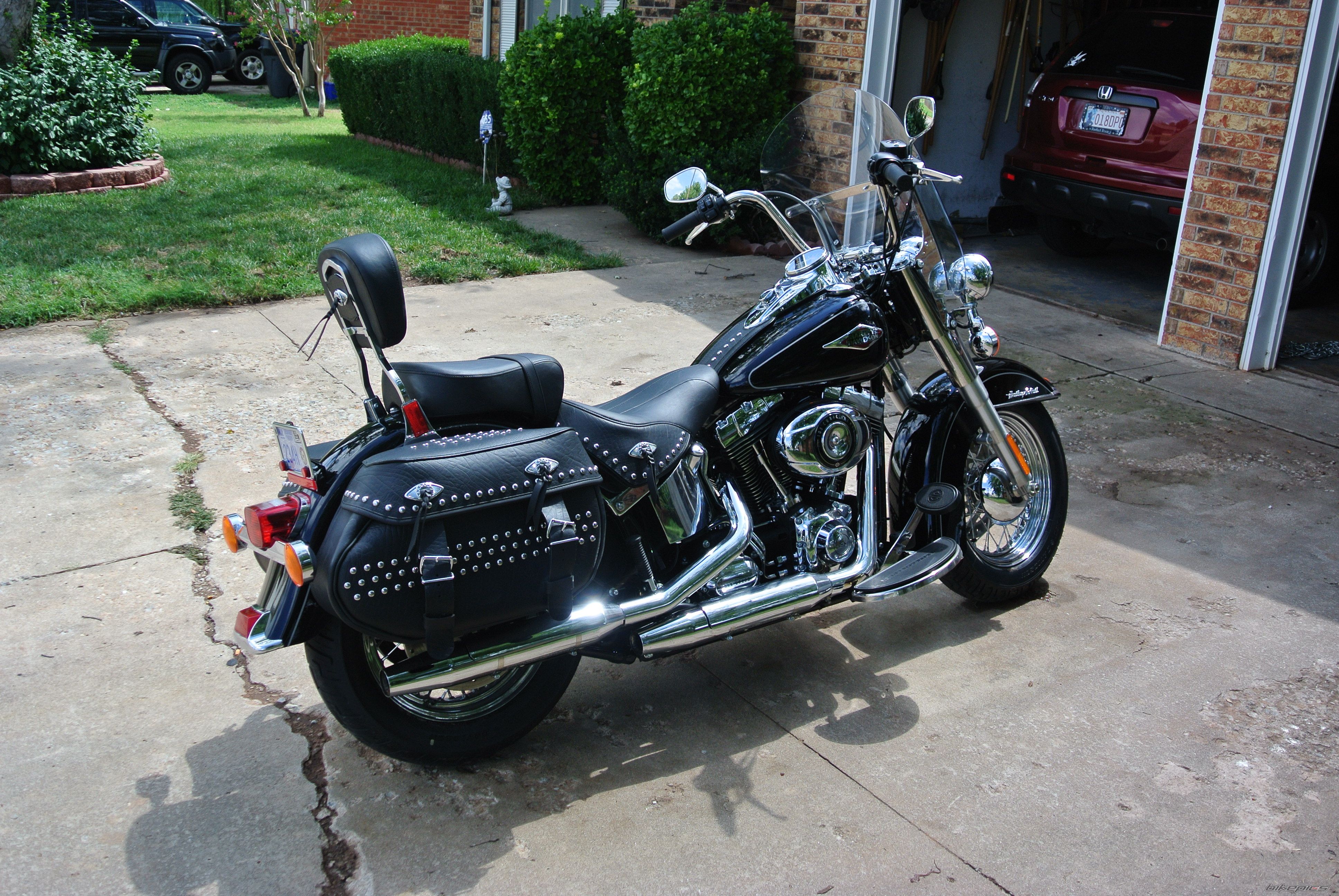 2012 HARLEY DAVIDSON FLSTC | Picture 2447101 motorcycle photo