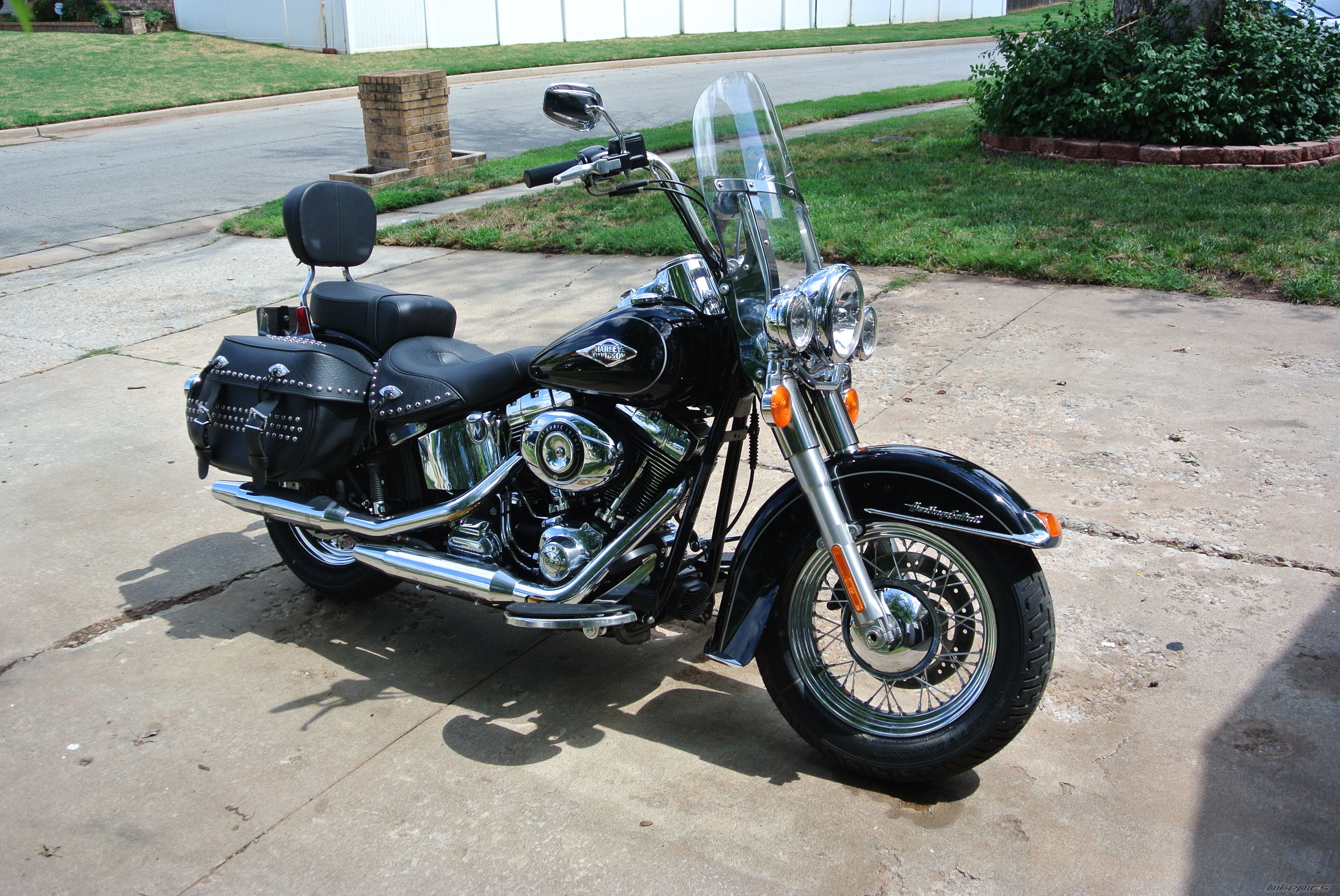 2012 HARLEY DAVIDSON FLSTC | Picture 2447102 motorcycle photo