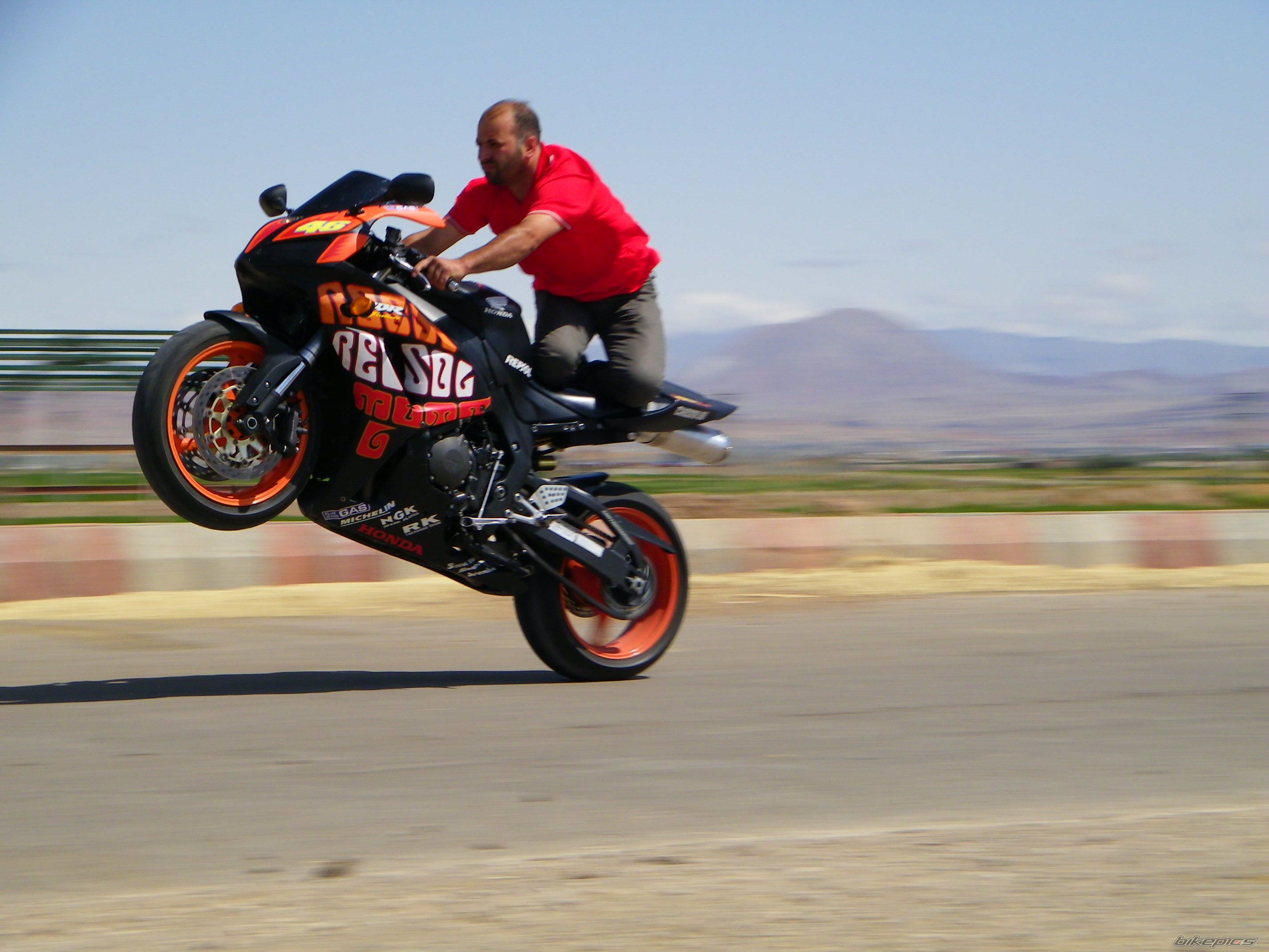 2007 HONDA CBR 1000  RR | Picture 2447168 motorcycle photo