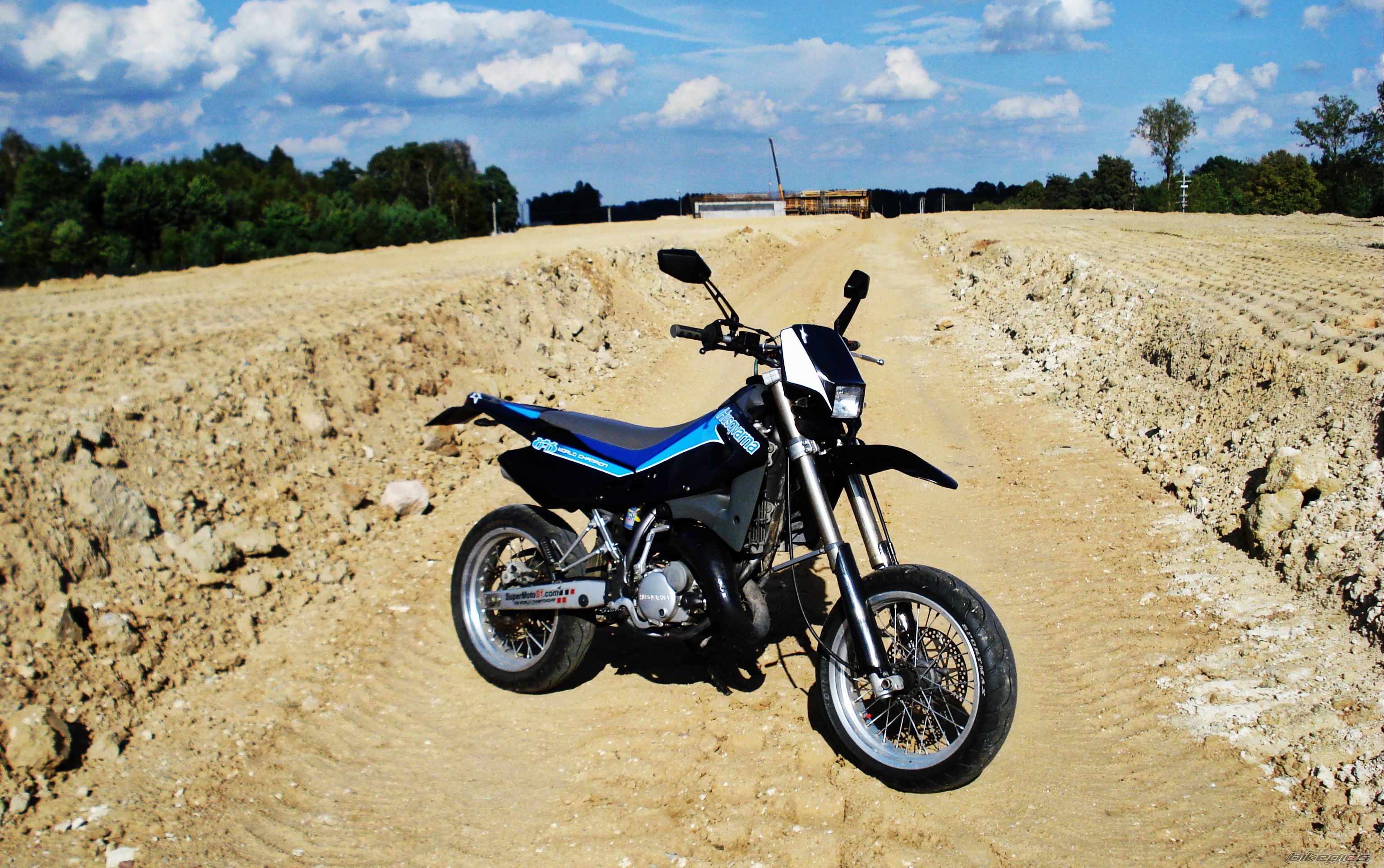 2004 HUSQVARNA SM 125 S | Picture 2448909 motorcycle photo