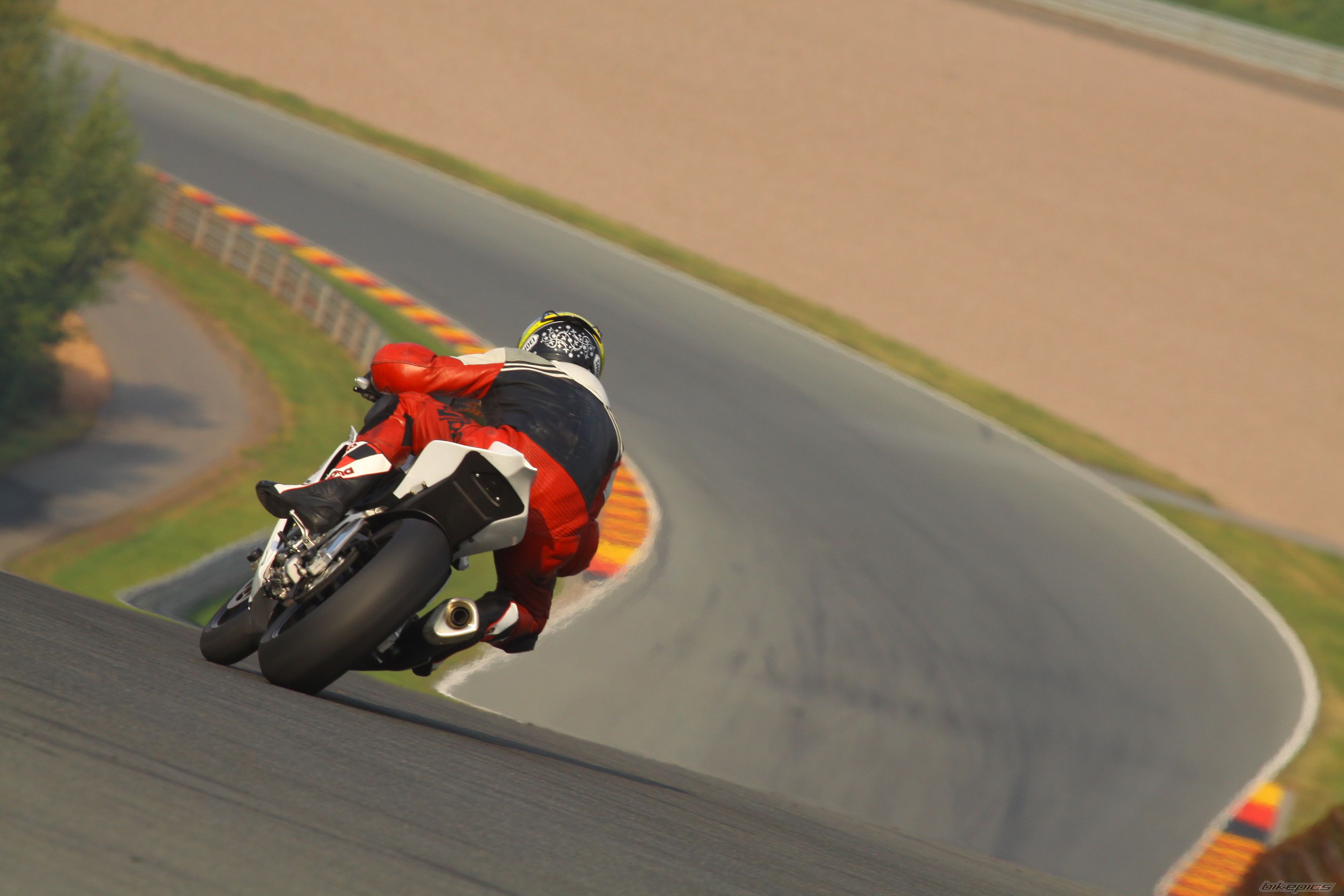 2011 APRILIA RSV4R APRC | Picture 2449342 motorcycle photo