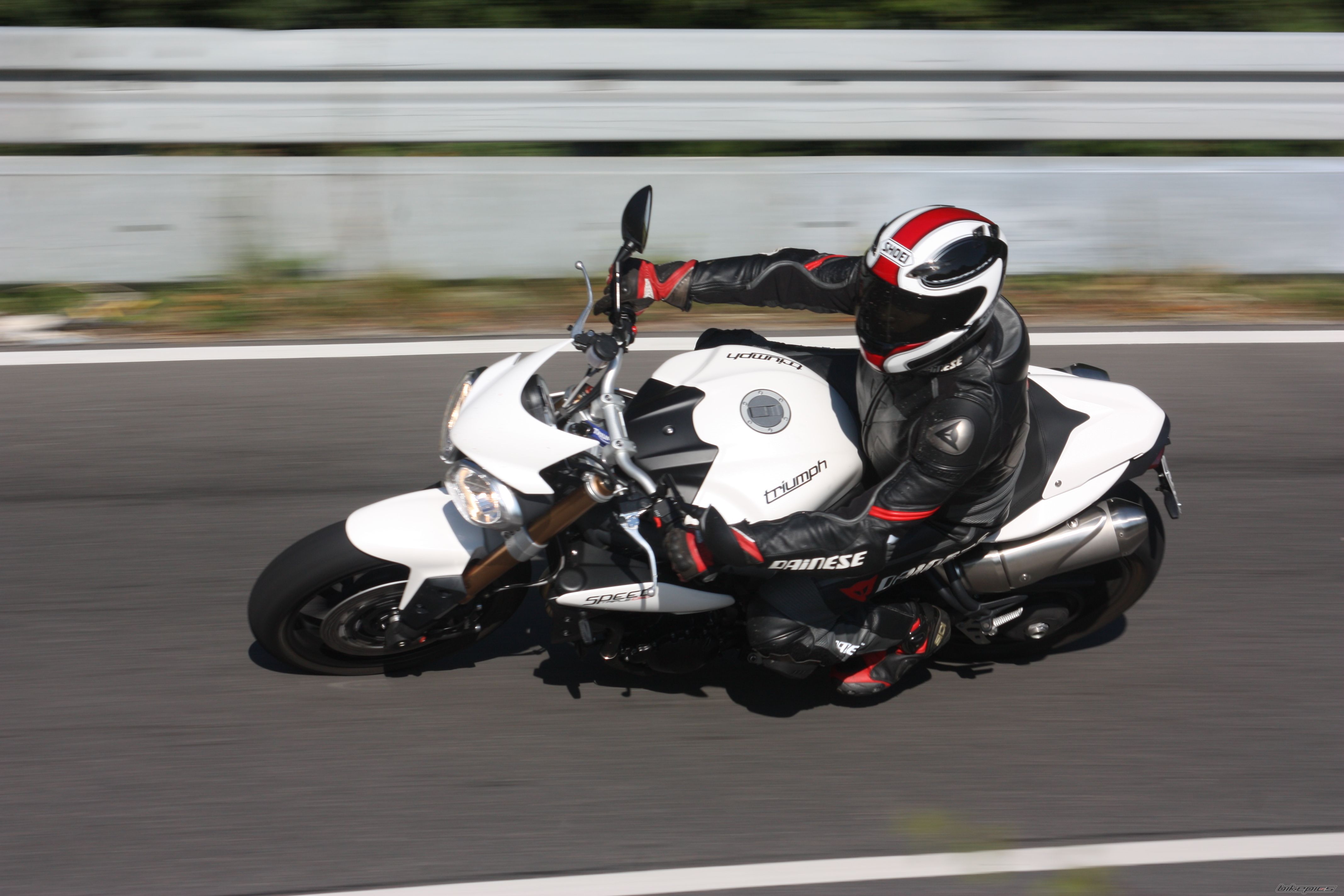 2012 TRIUMPH SPEED TRIPLE | Picture 2451132 motorcycle photo