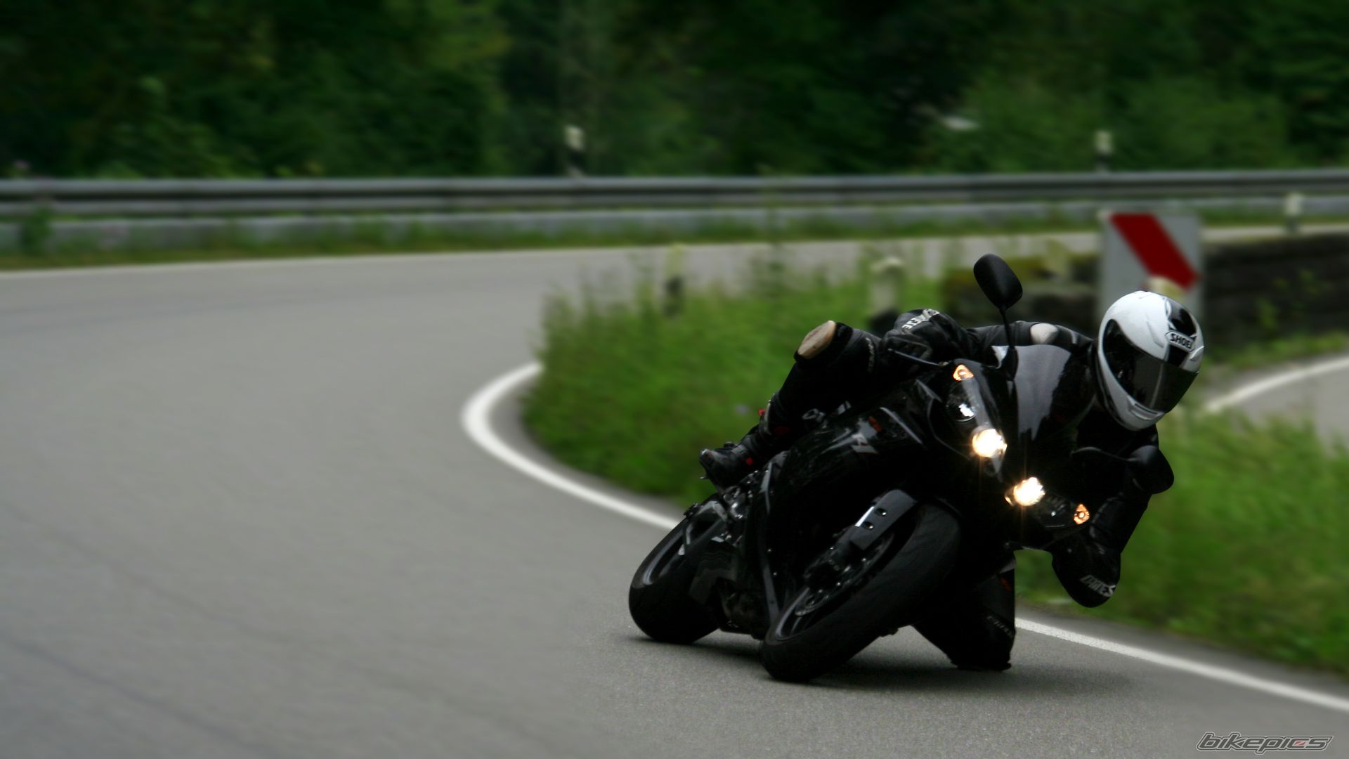 2007 YAMAHA YZF R1 | Picture 2451306 motorcycle photo