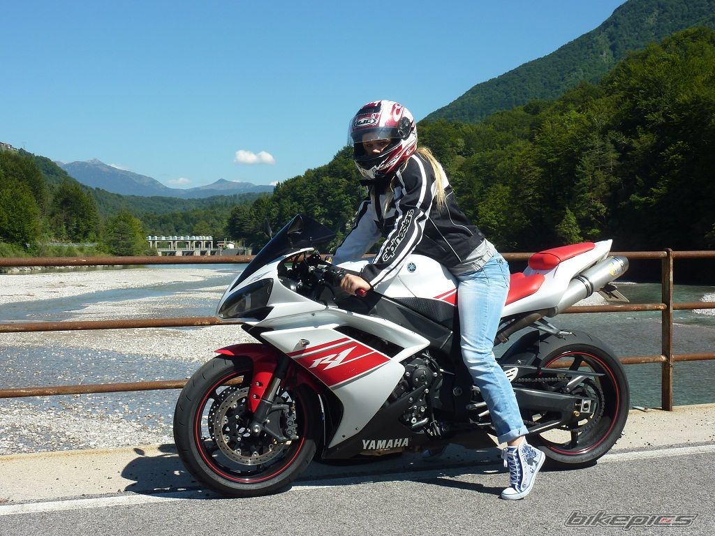 2008 YAMAHA YZF R1 | Picture 2454109 motorcycle photo