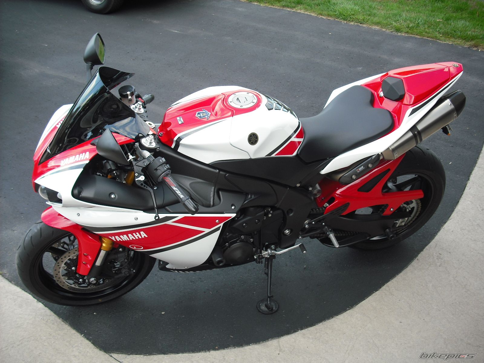 2012 YAMAHA YZF R1 | Picture 2455831 motorcycle photo