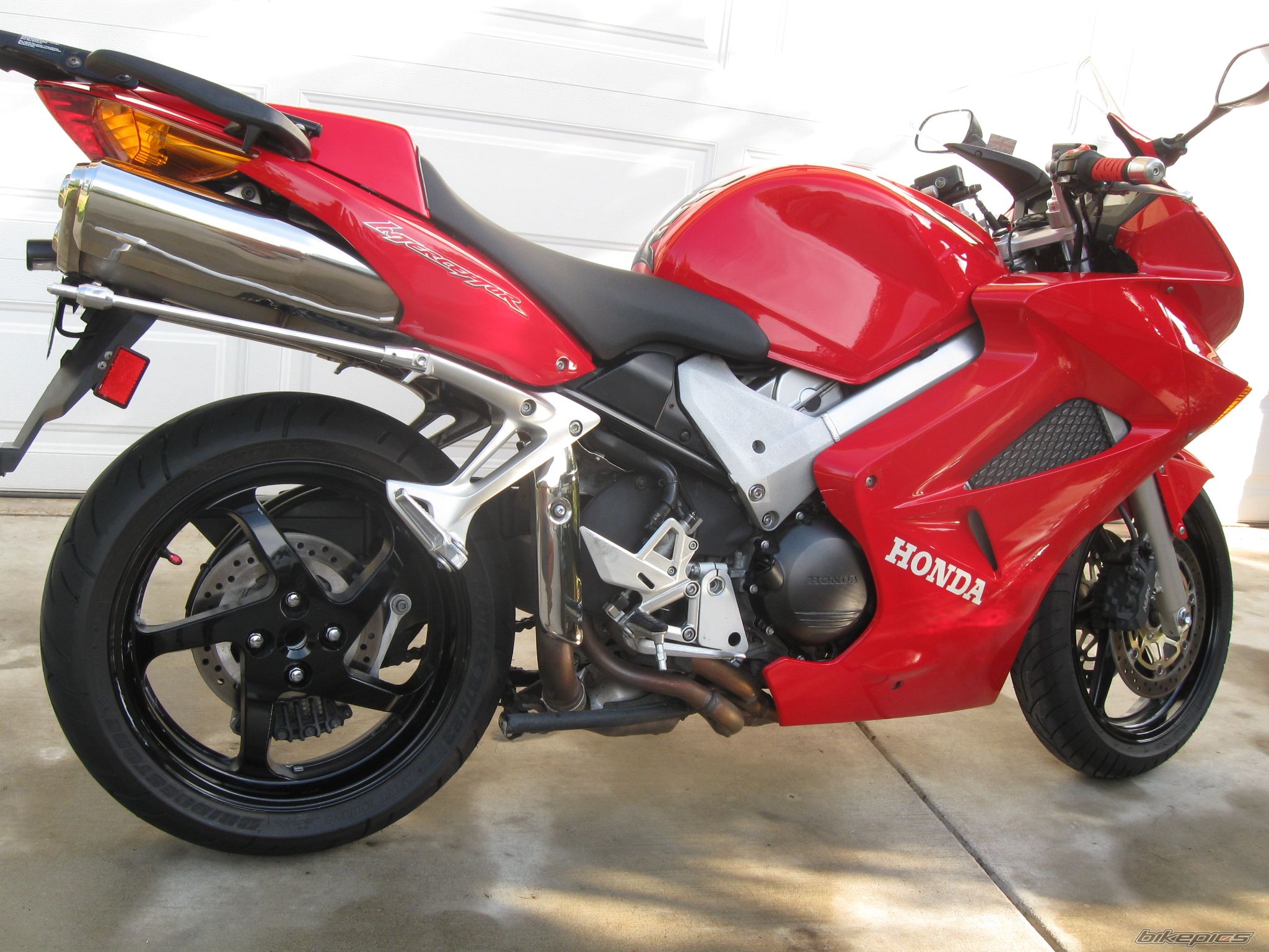 2002 HONDA VFR 800 VTEC | Picture 2456735 motorcycle photo