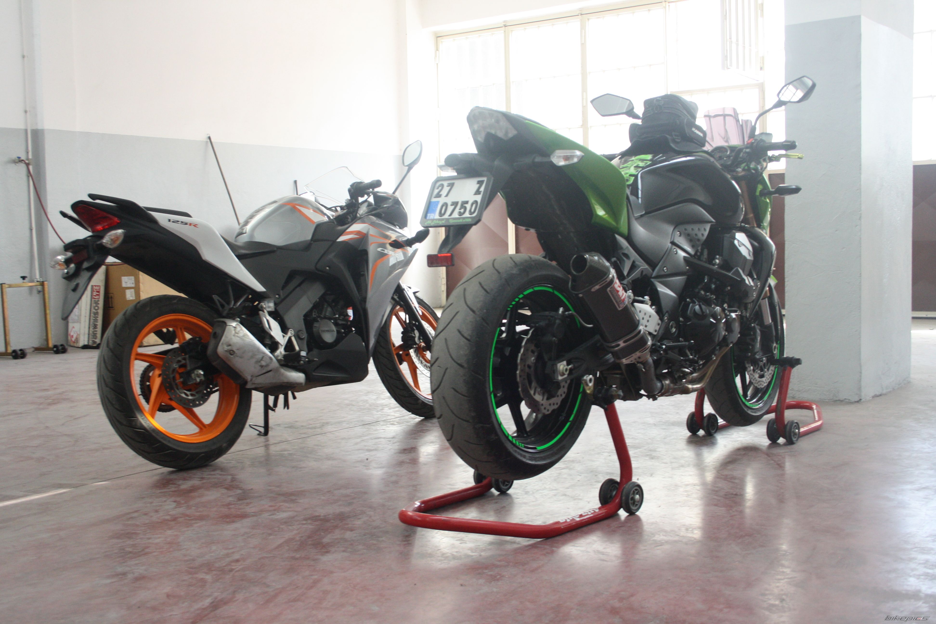 2011 KAWASAKI Z 750 R | Picture 2456859 motorcycle photo