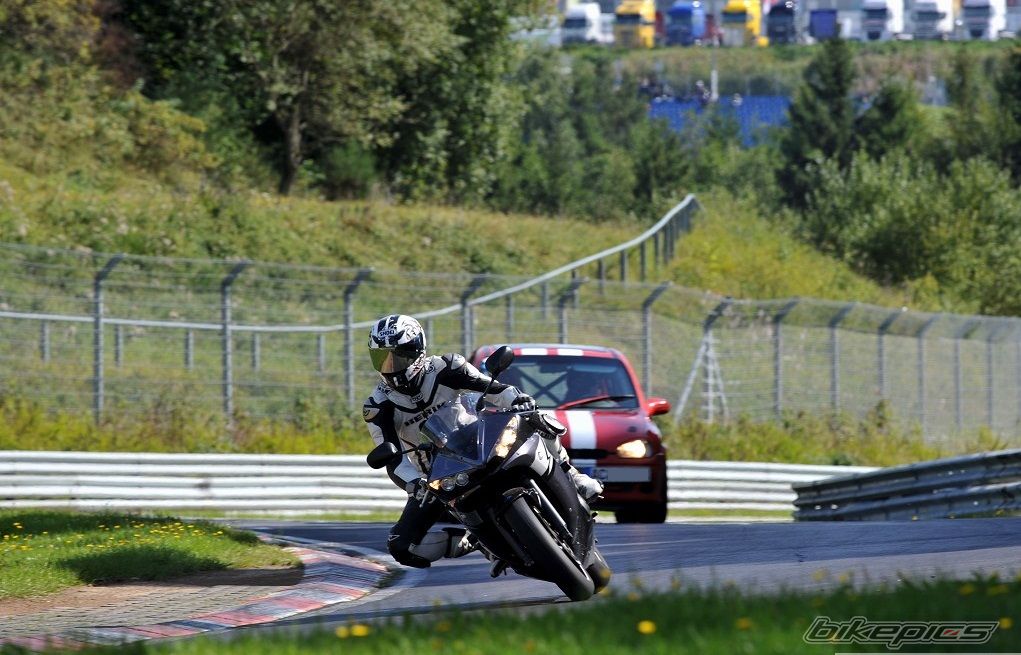 2004 YAMAHA YZF R6 | Picture 2458738 motorcycle photo