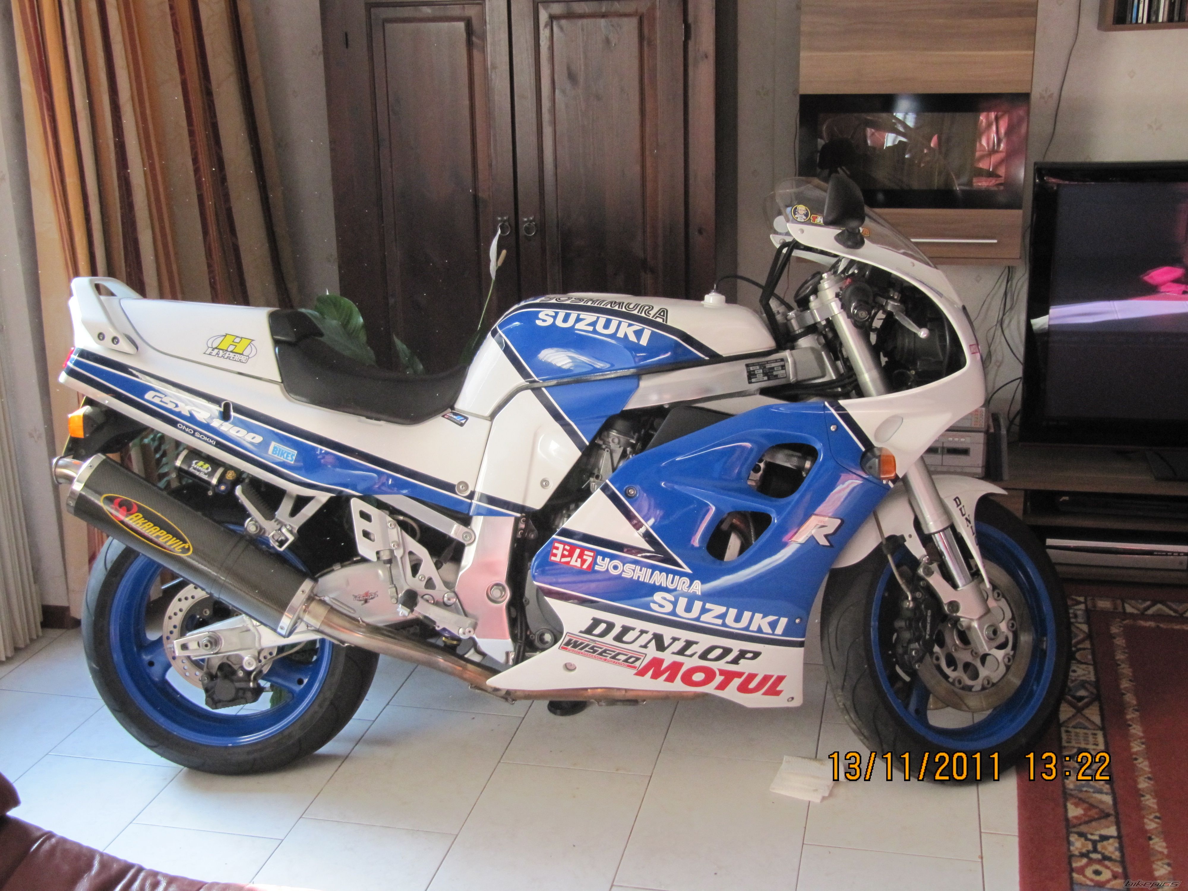 1995 SUZUKI GSX R 1100 | Picture 2459568 motorcycle photo