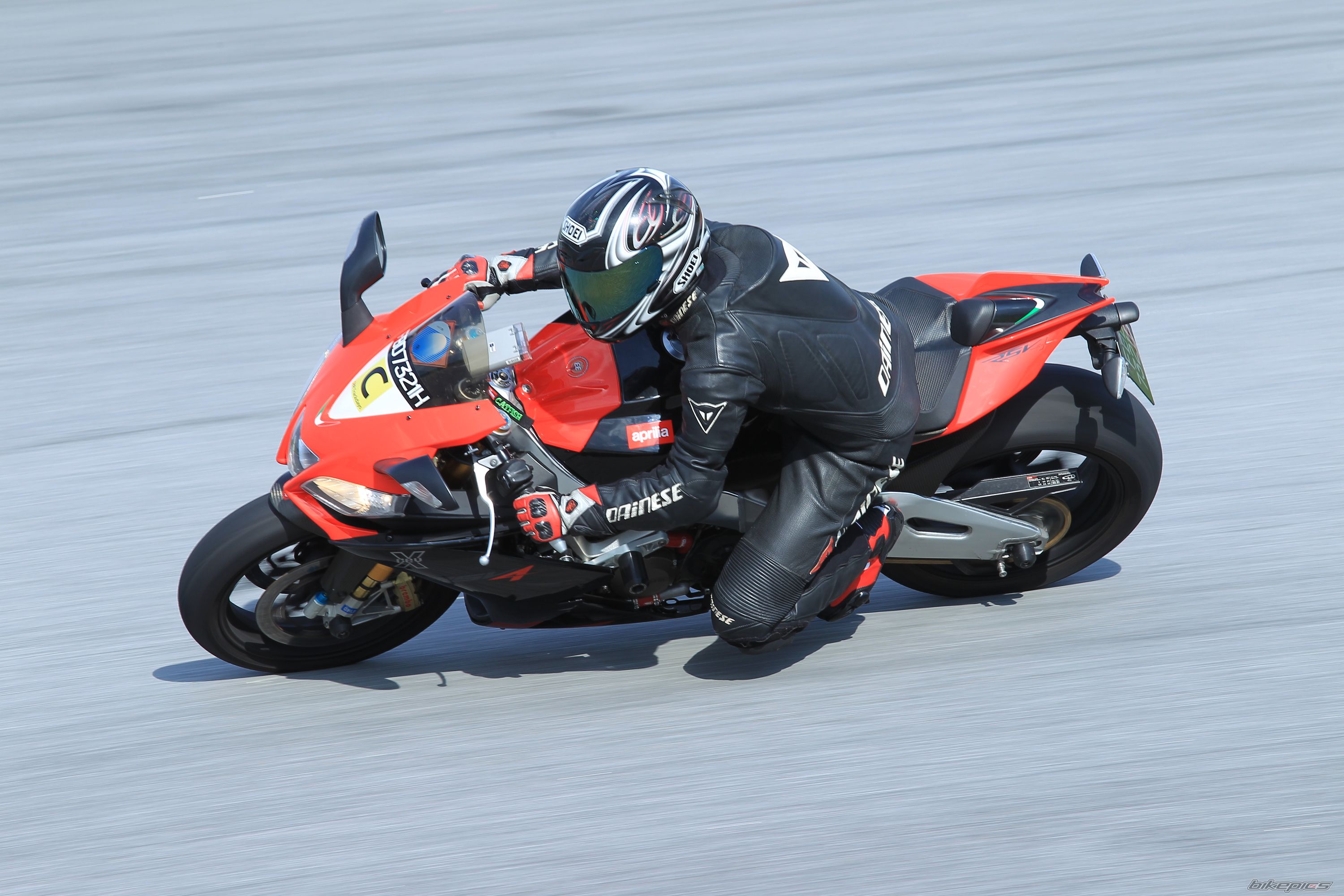 2009 APRILIA RSV4 FACTORY | Picture 2459932 motorcycle photo
