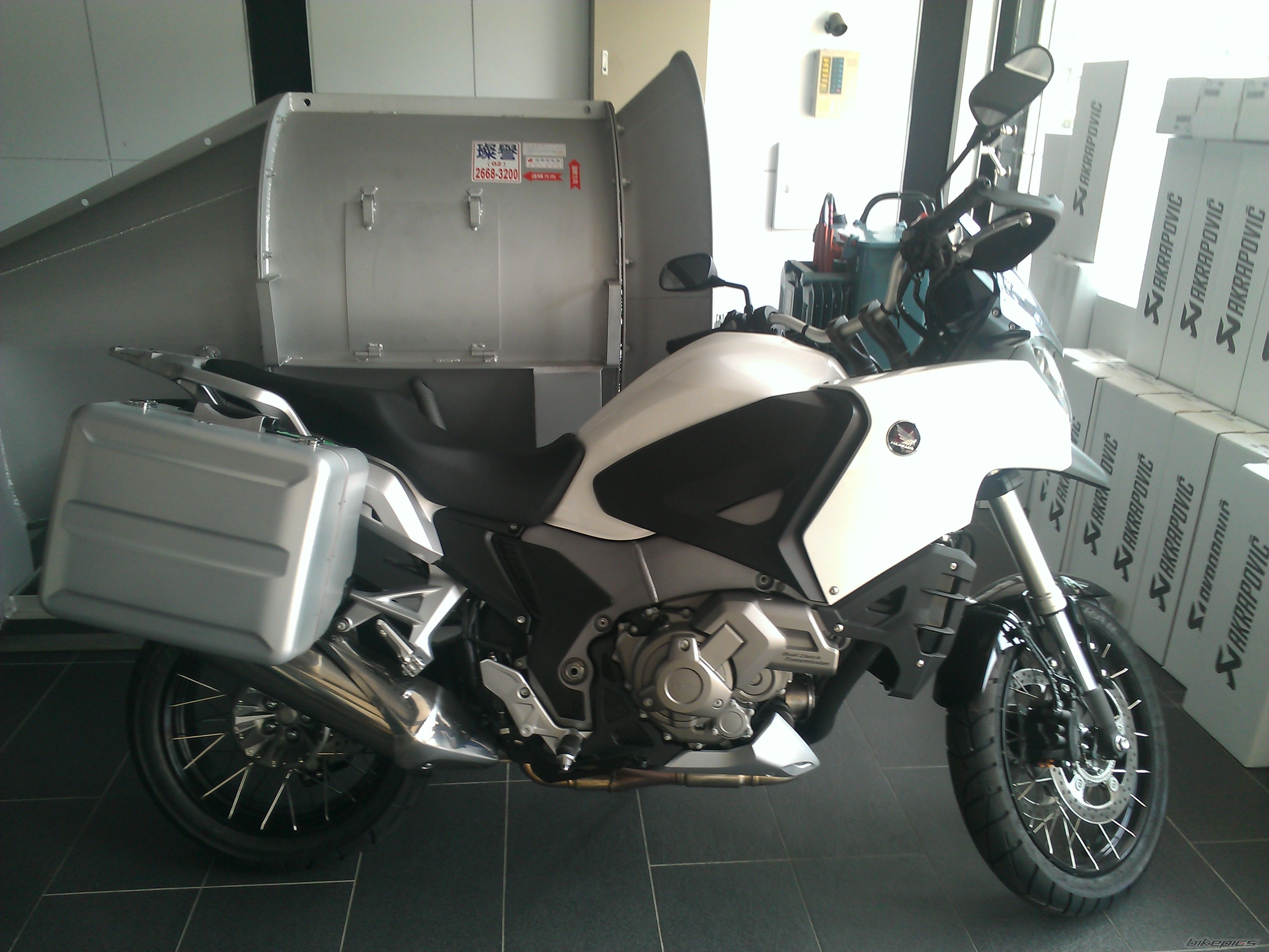 2012 HONDA CROSSTOURER | Picture 2460497 motorcycle photo