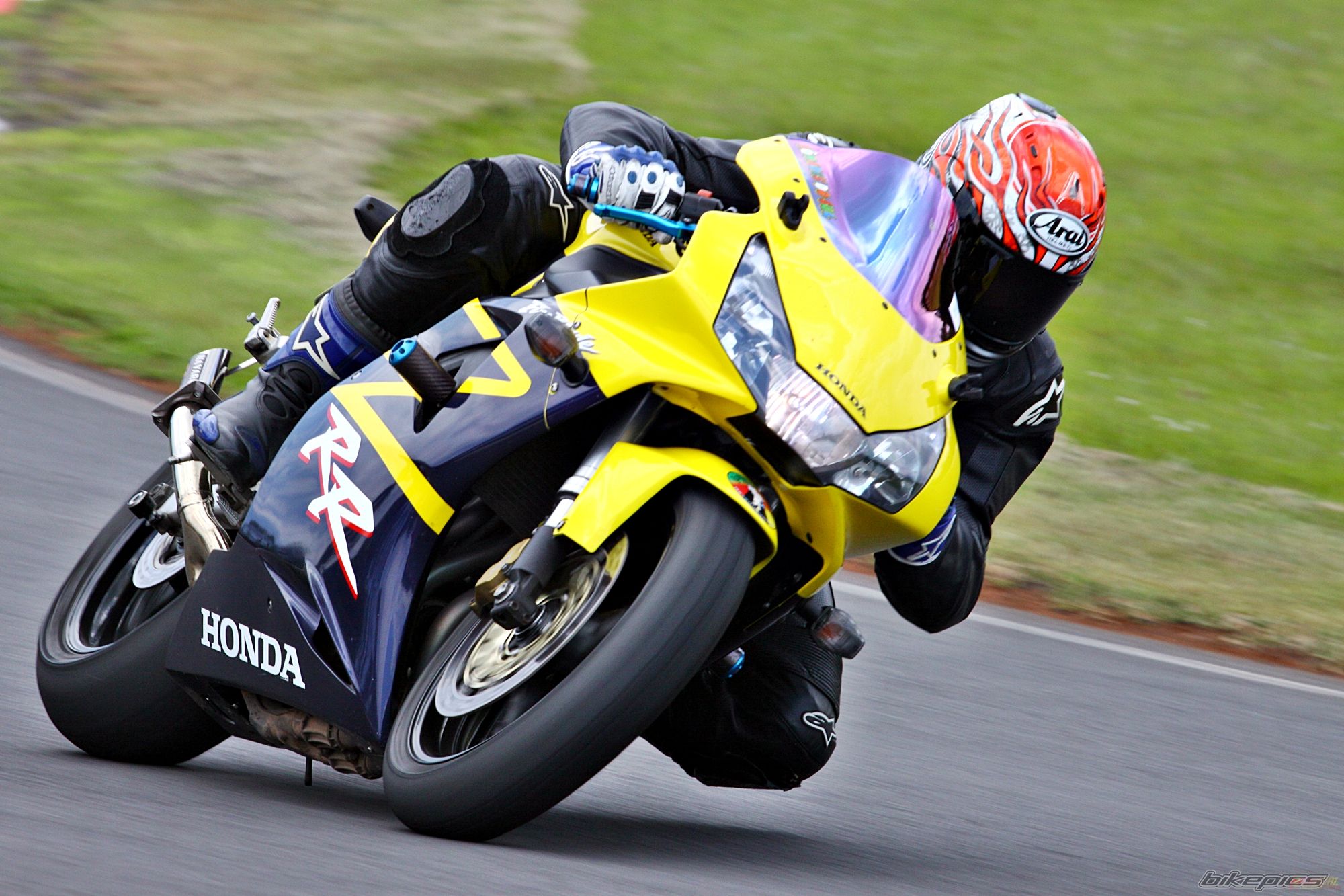 2002 HONDA CBR 954RR FIREBLADE | Picture 2462842 motorcycle photo