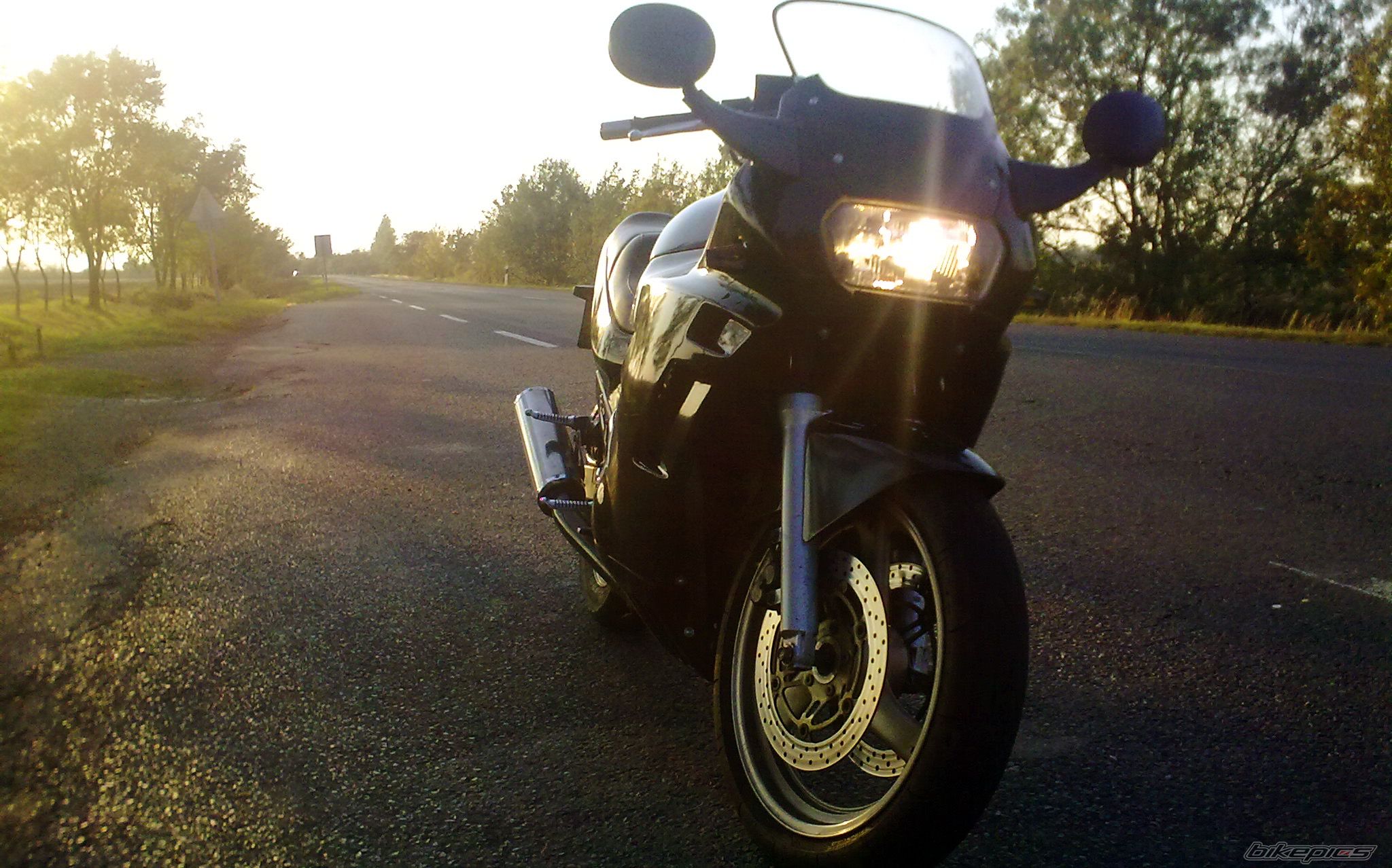 1995 SUZUKI GSX 600 F | Picture 2464386 motorcycle photo