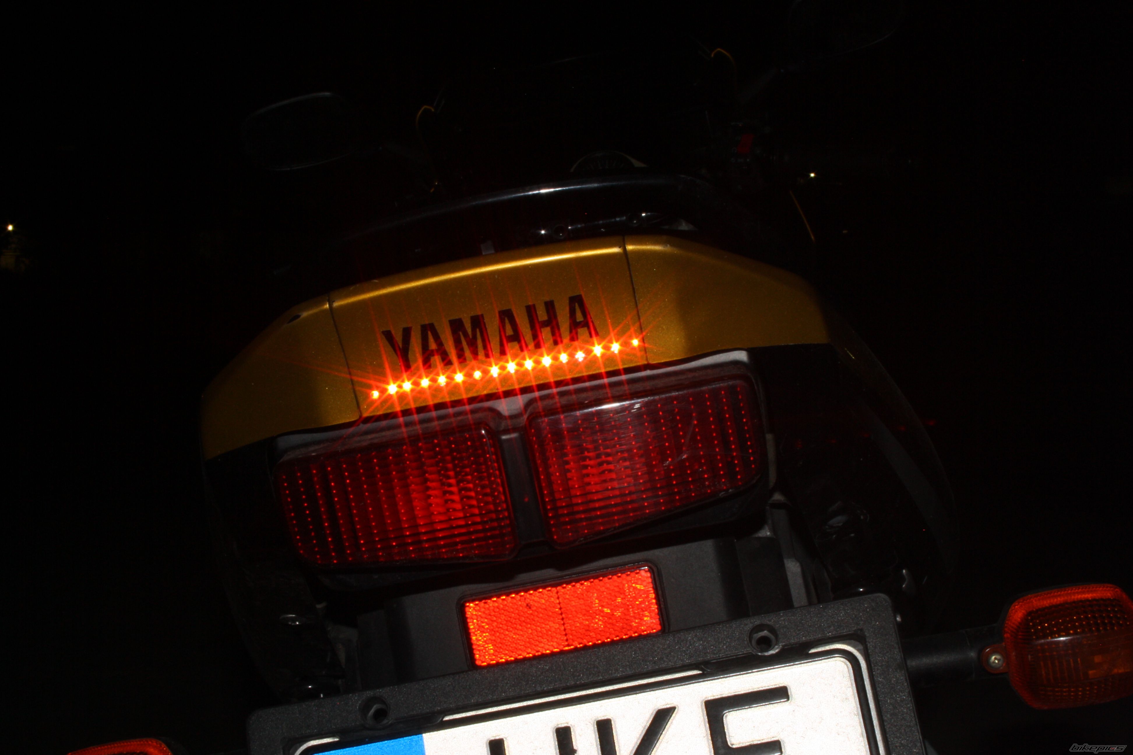 2011 YAMAHA FZS 600 FAZER | Picture 2464808 motorcycle photo